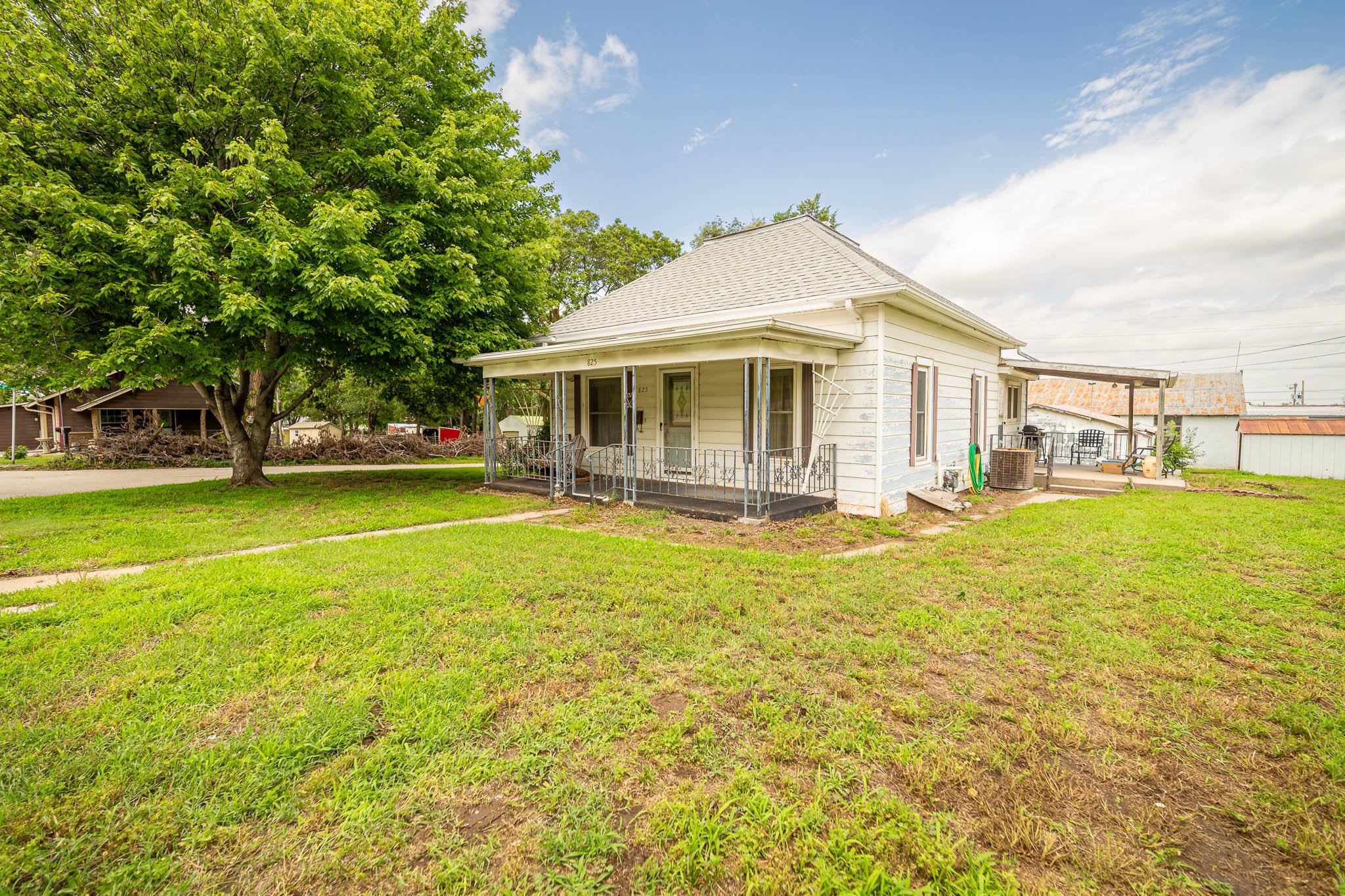 825 W 5th St, Concordia, KS 66901
