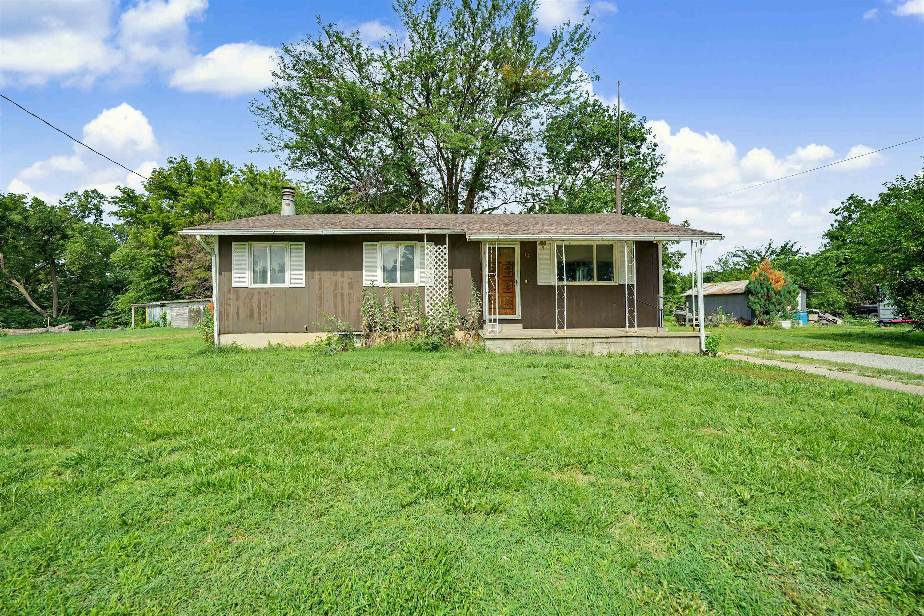 110 S Maud St, Marquette, KS 67464