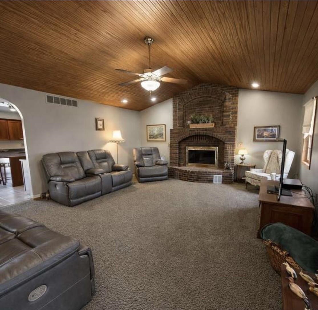 2141 Emery Ln, Abilene, KS 67410