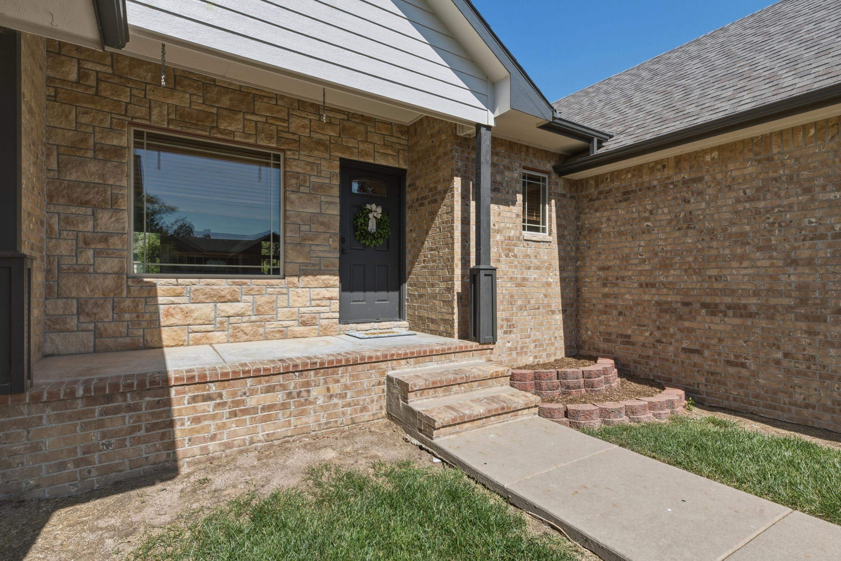 2503 N Springdale Cir, Wichita, KS 67228