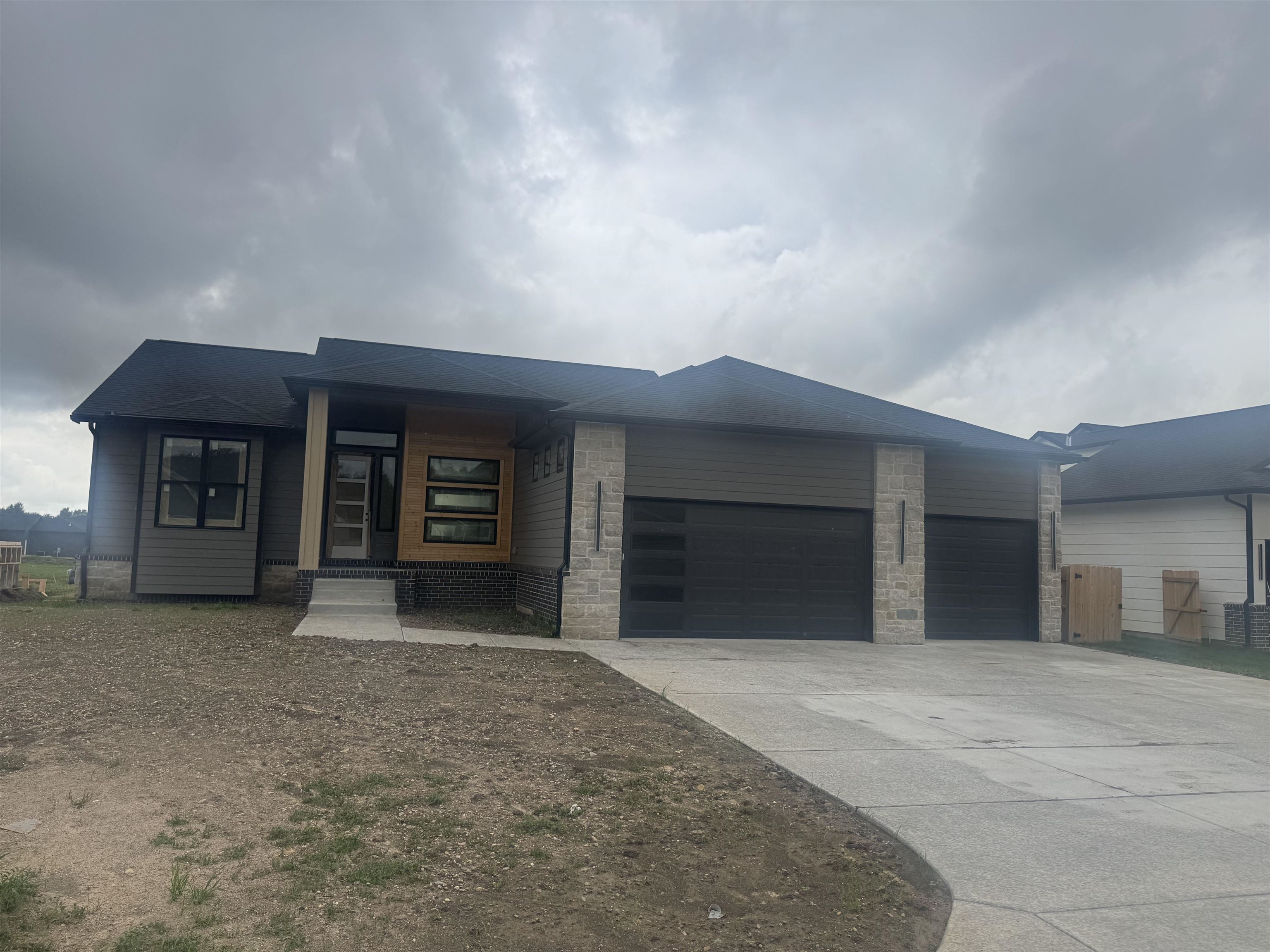 6625 N Silverton St, Park City, KS 67219