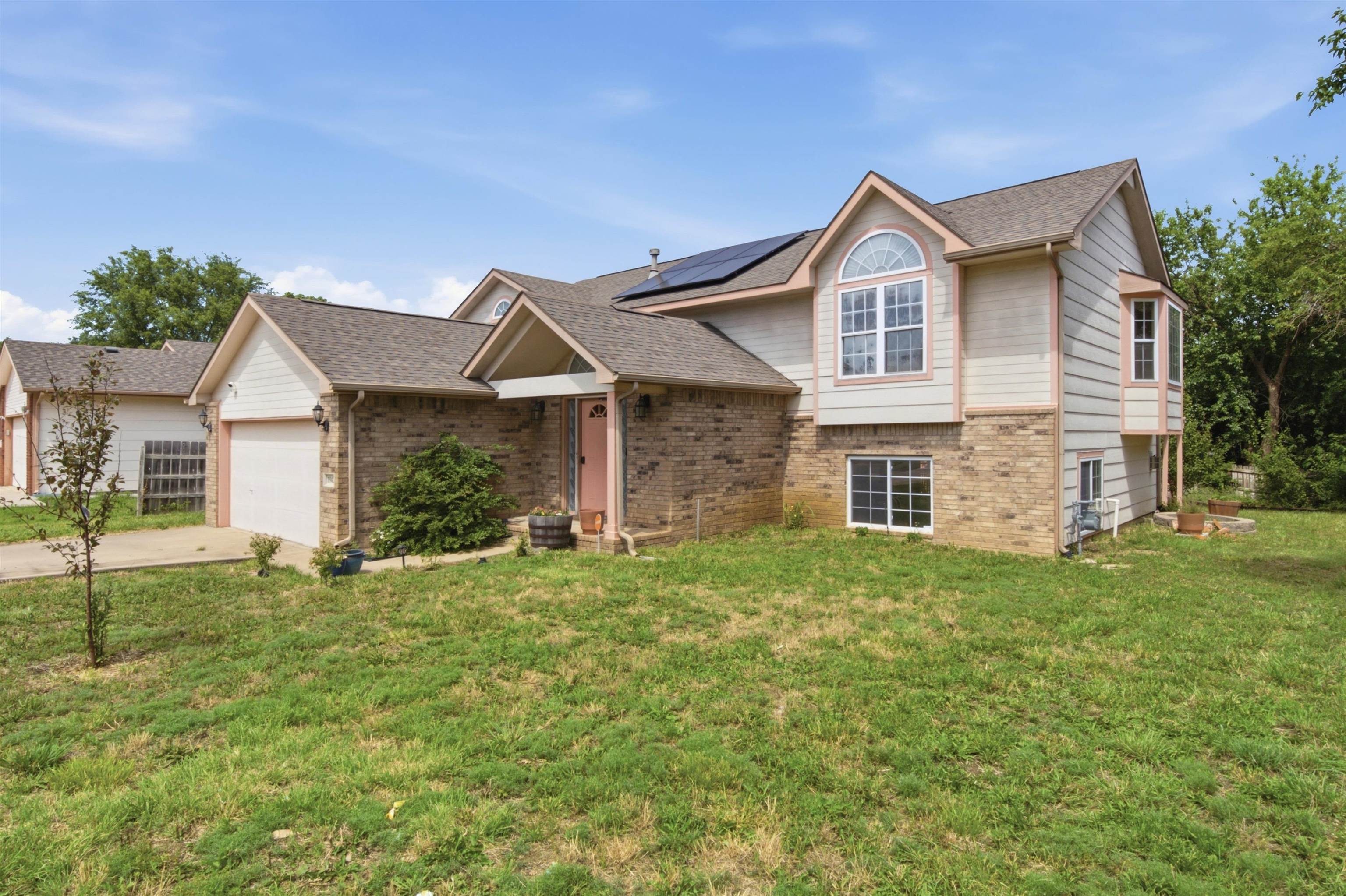 1942 S Chateau St, Wichita, KS 67207