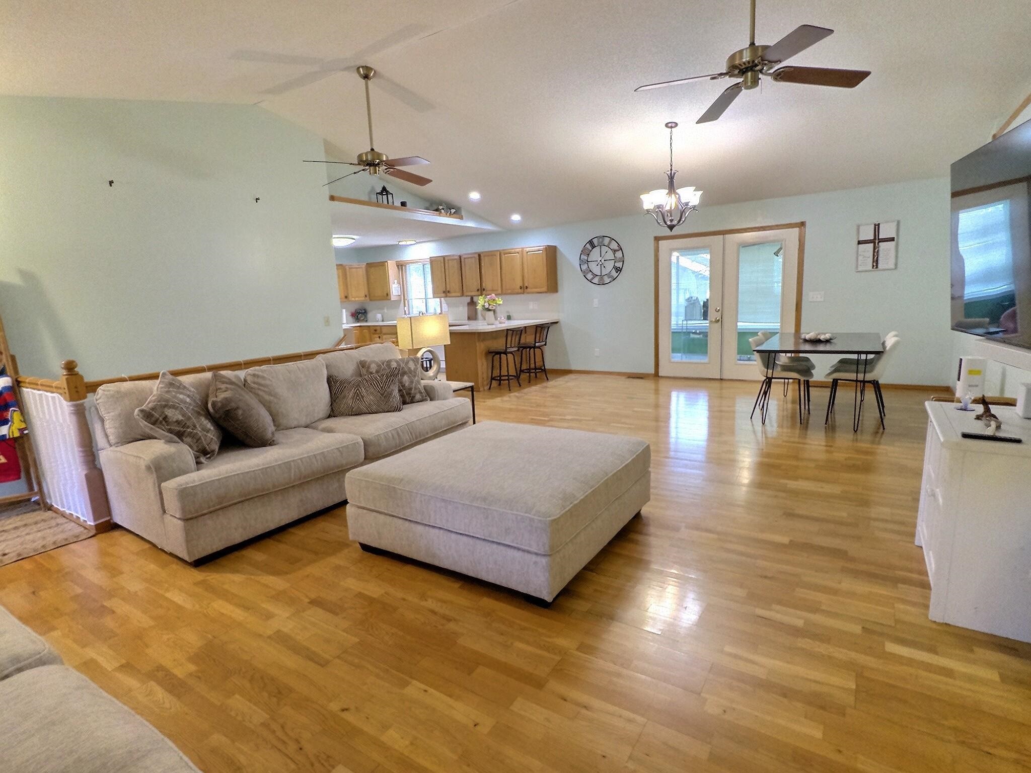 215 E Prather St #205 Fourth St, Mulvane, KS 67110