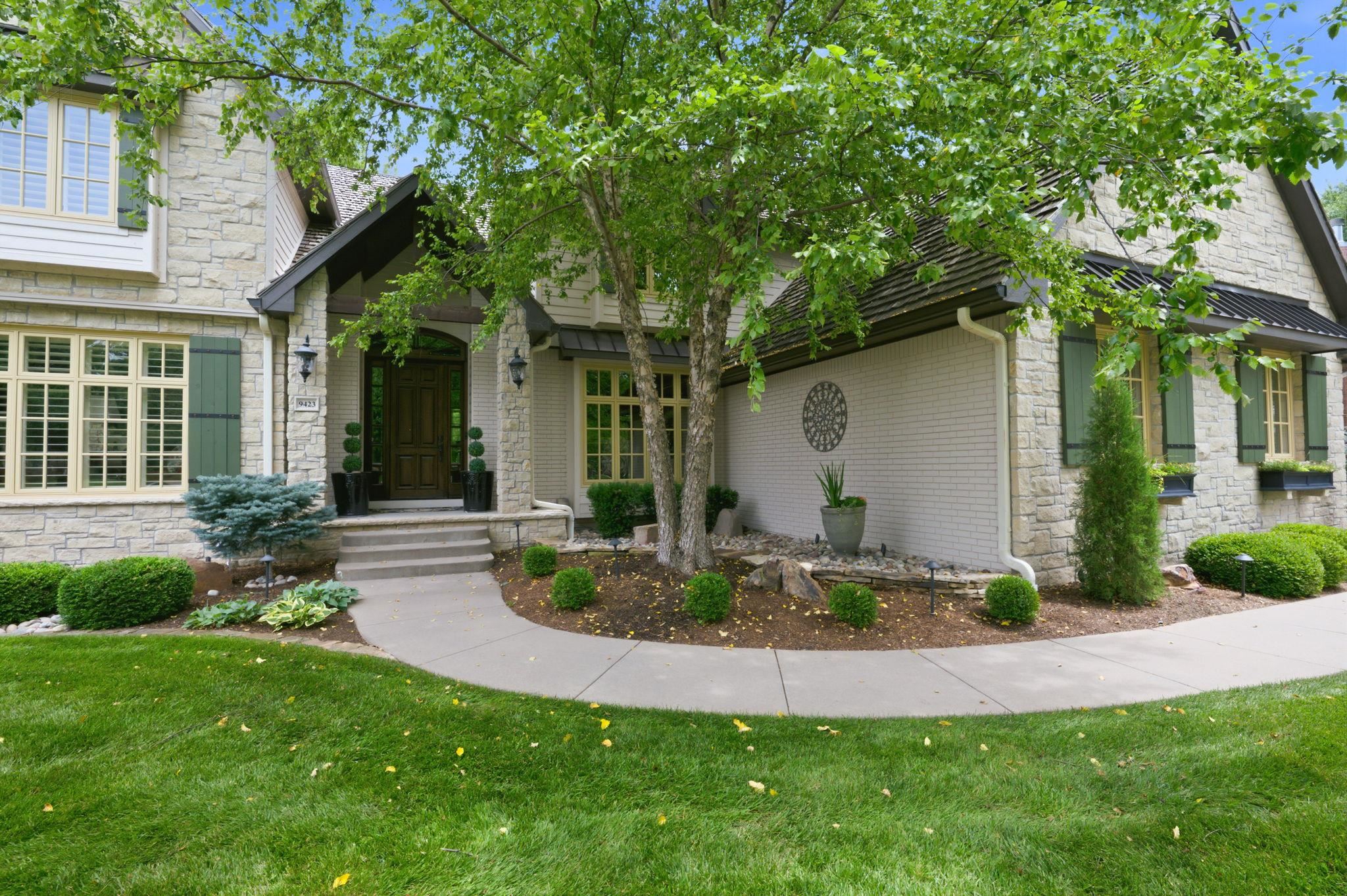9423 E Cross Creek St, Wichita, KS 67206