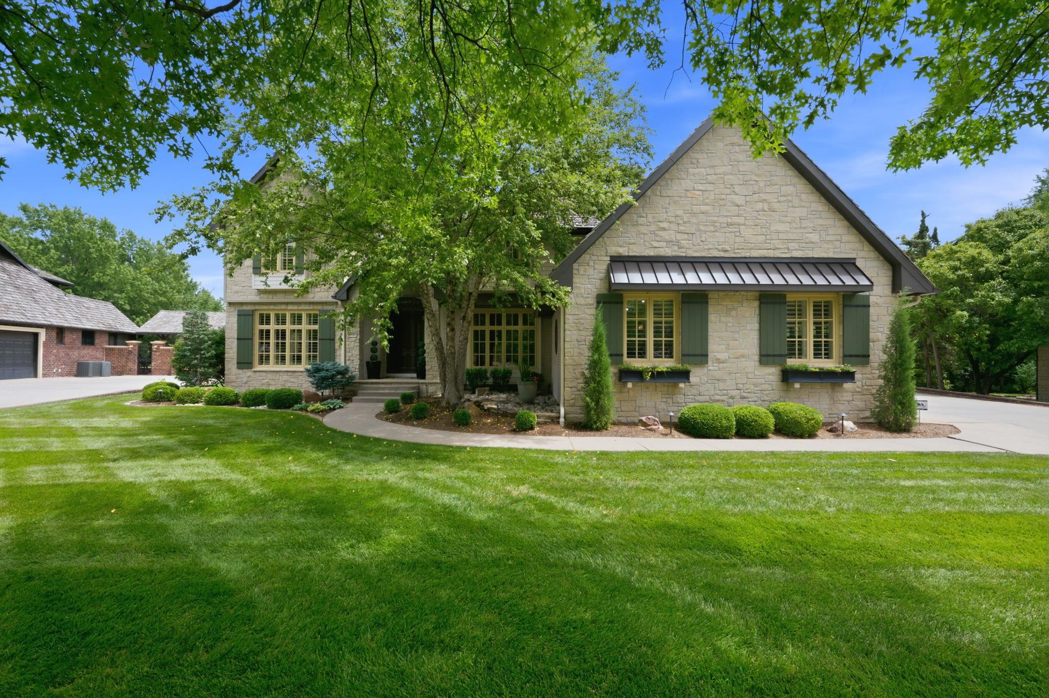 9423 E Cross Creek St, Wichita, KS 67206