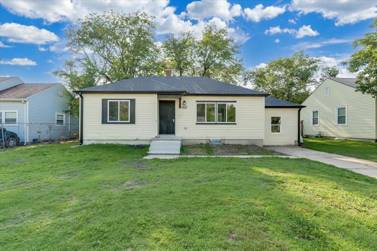 1727 N Northeast Pw, Wichita, KS 67208
