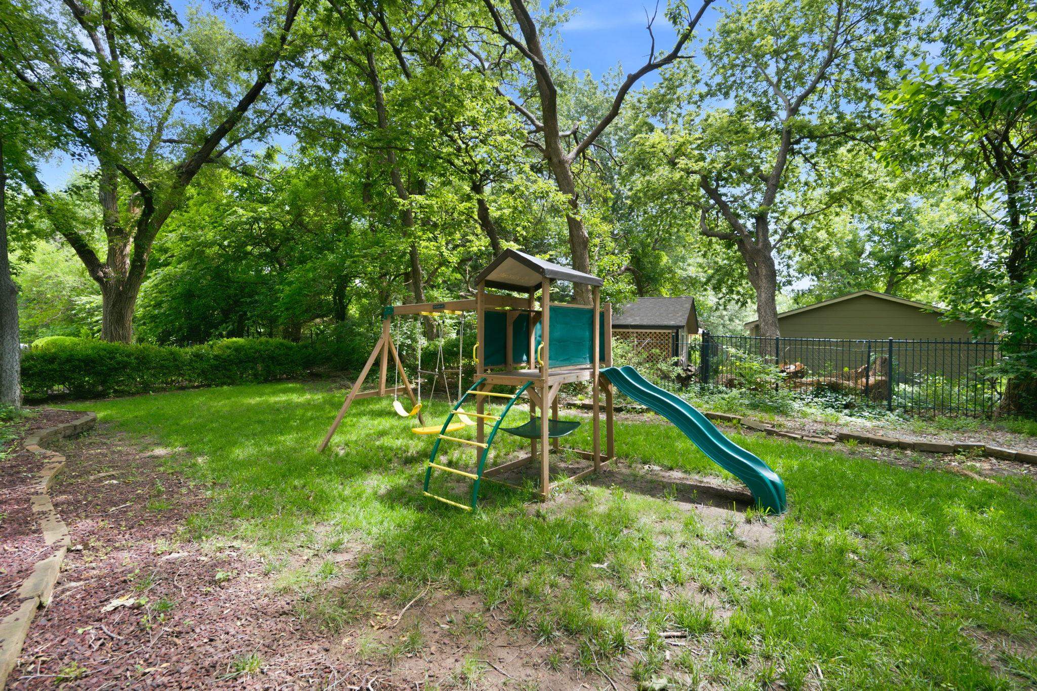 1362 N Hickory Creek, Wichita, KS 67235