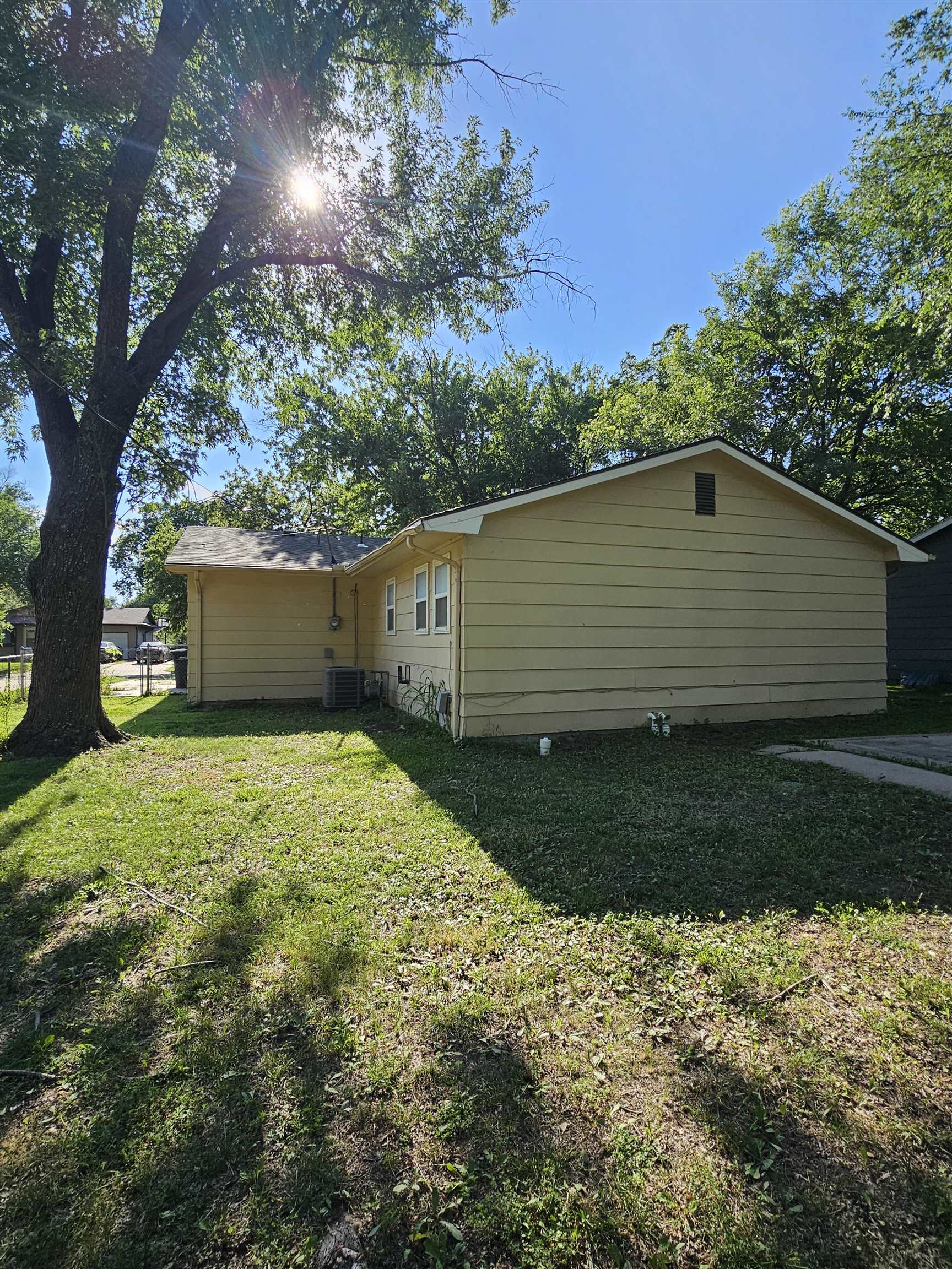 926 Money Ave, Augusta, KS 67010