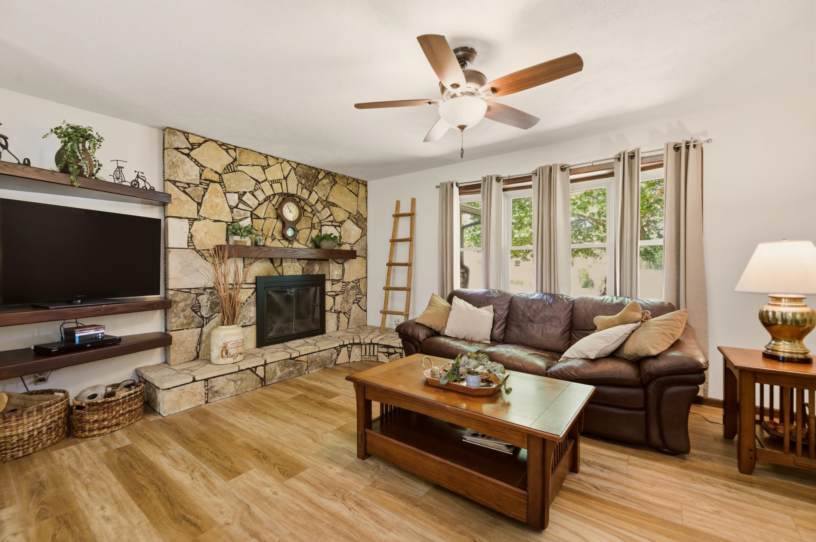 504 N Ridge Way Rd, Rose Hill, KS 67133
