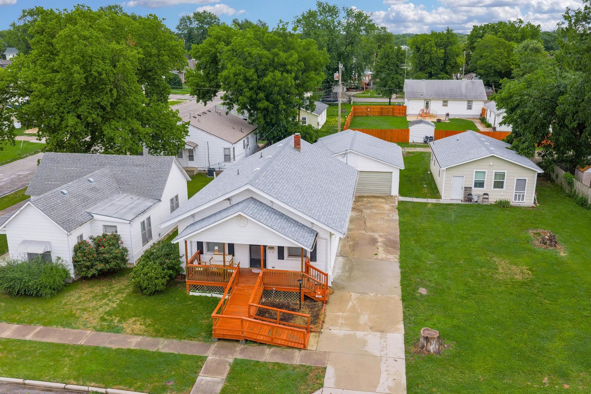 519 N C, Wellington, KS 67152