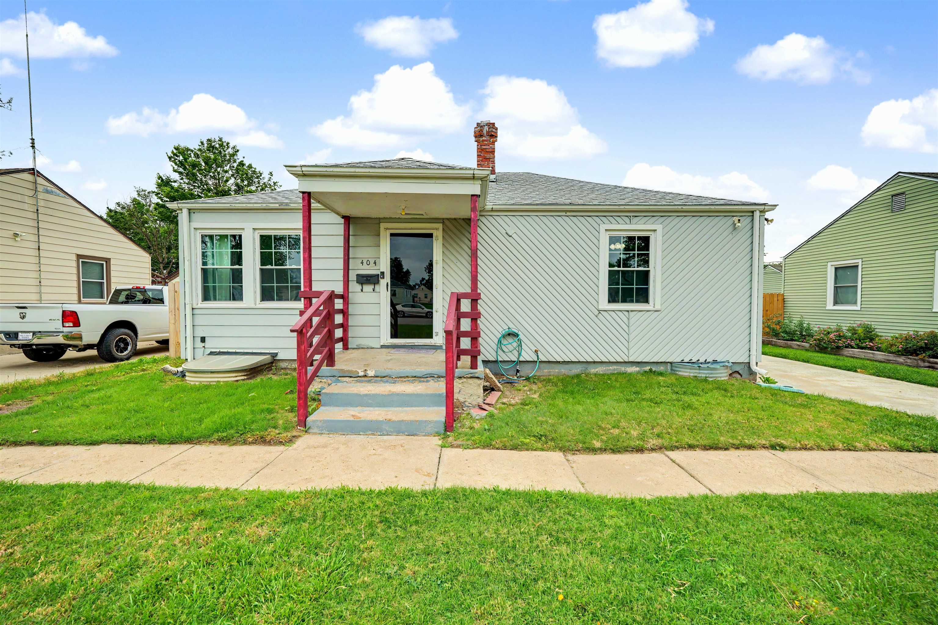 404 E Claflin Ave, Salina, KS 67401