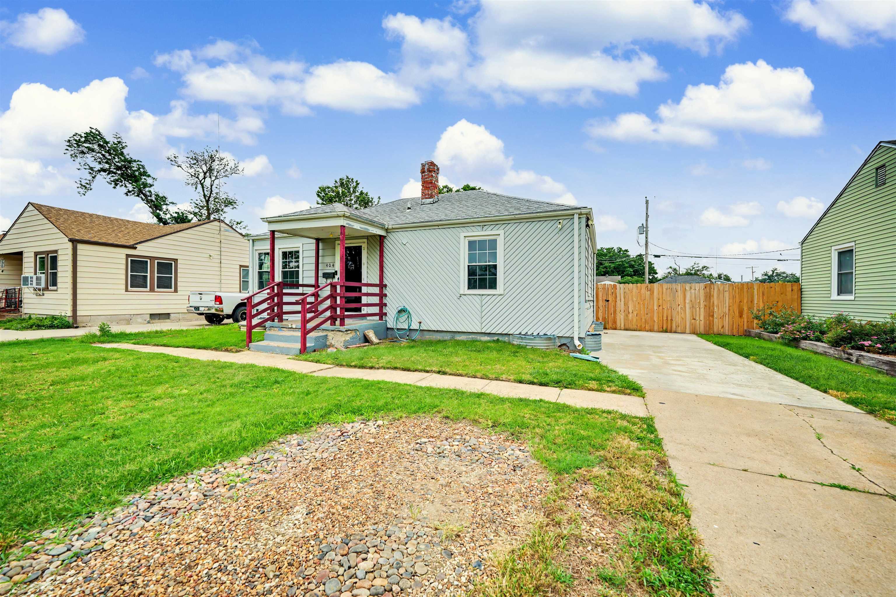 404 E Claflin Ave, Salina, KS 67401