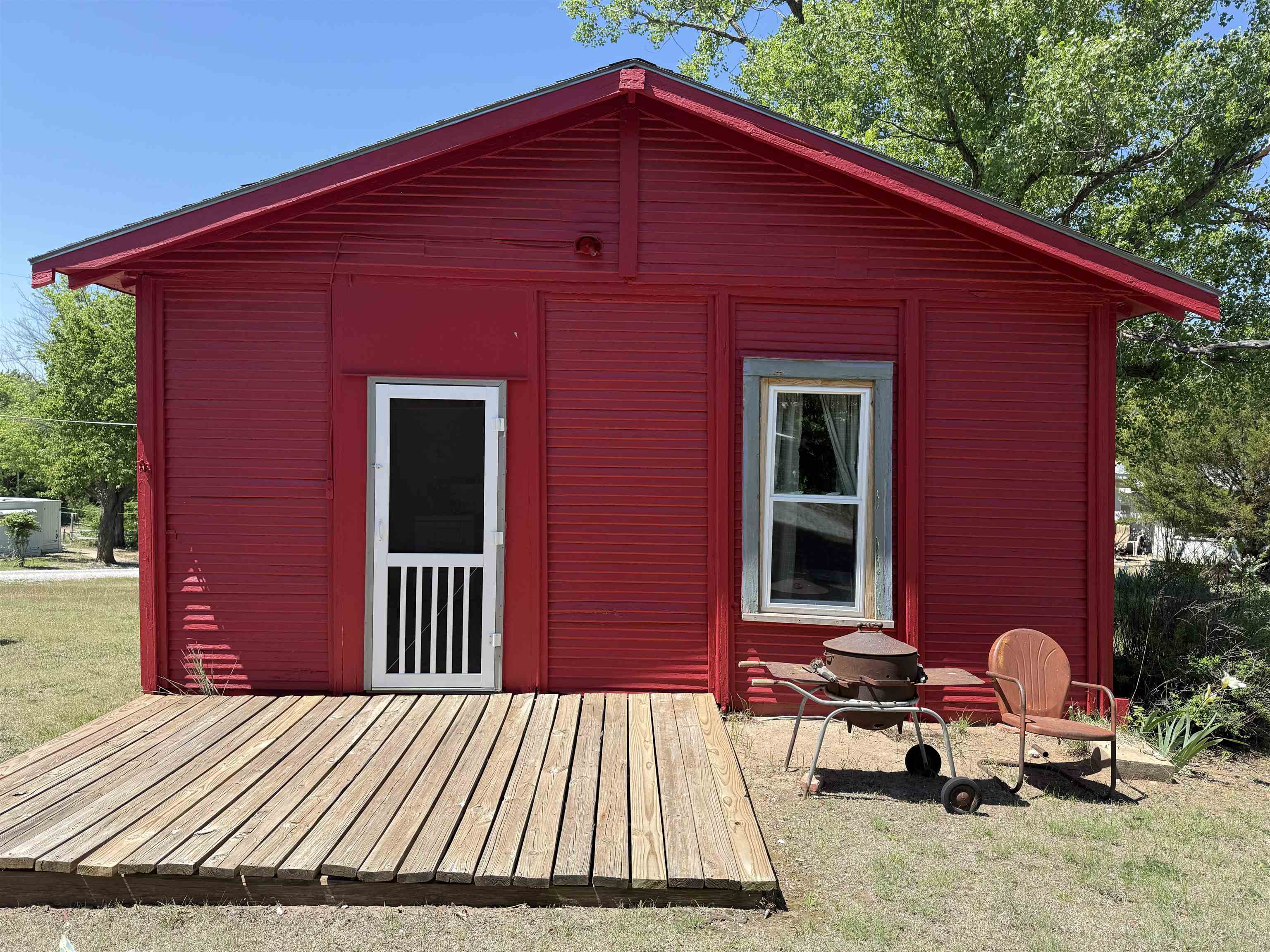 250 NE Hummingbird, Medicine Lodge, KS 67104