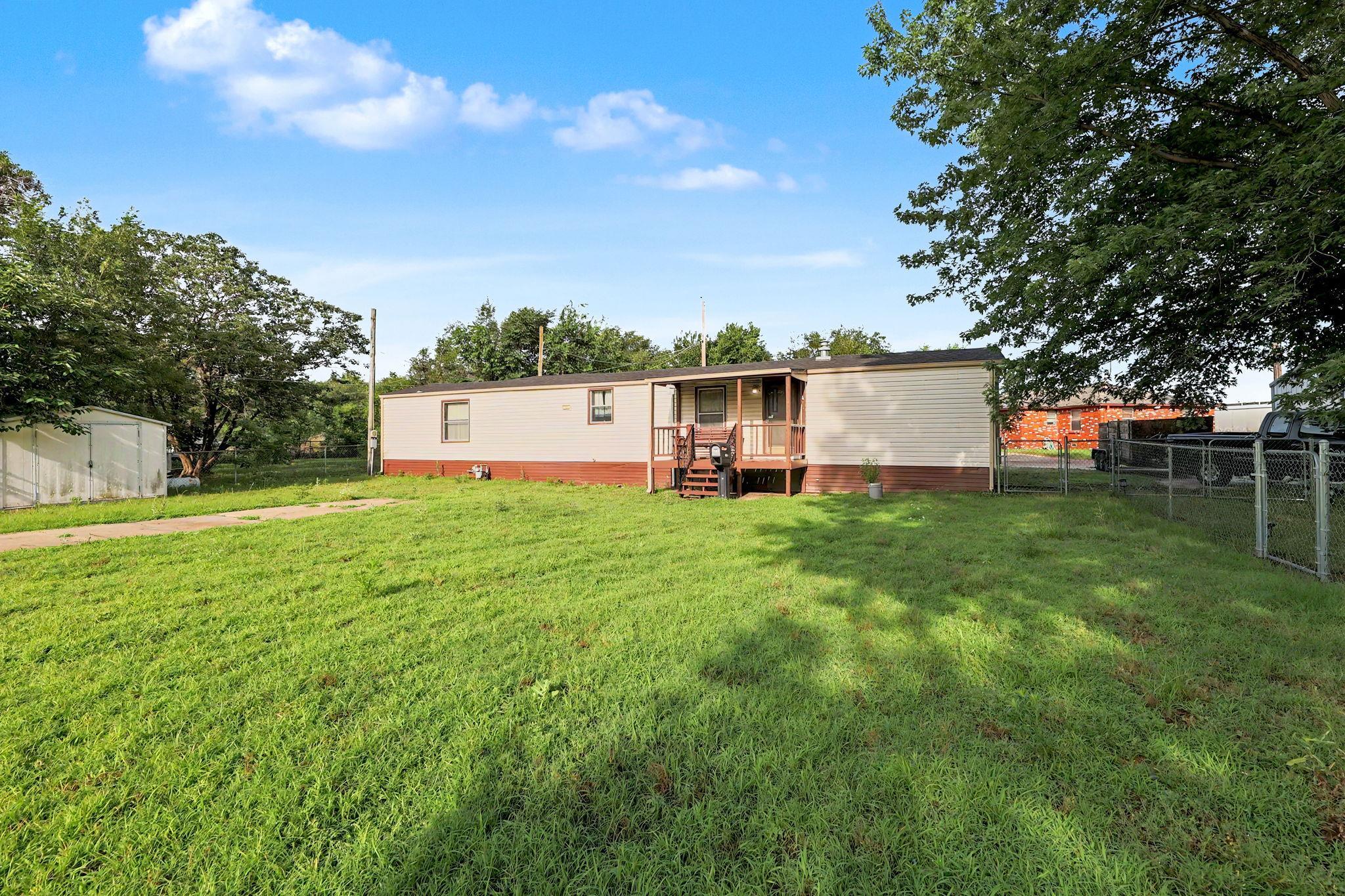 1635 S Vine St, Wichita, KS 67213