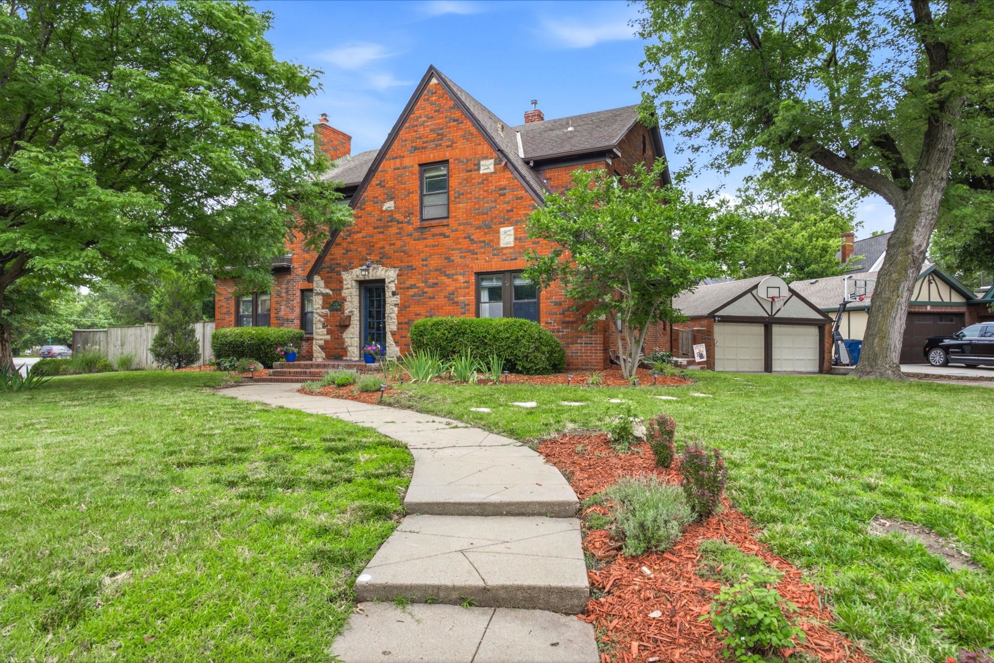 4701 E Lewis, Wichita, KS 67218
