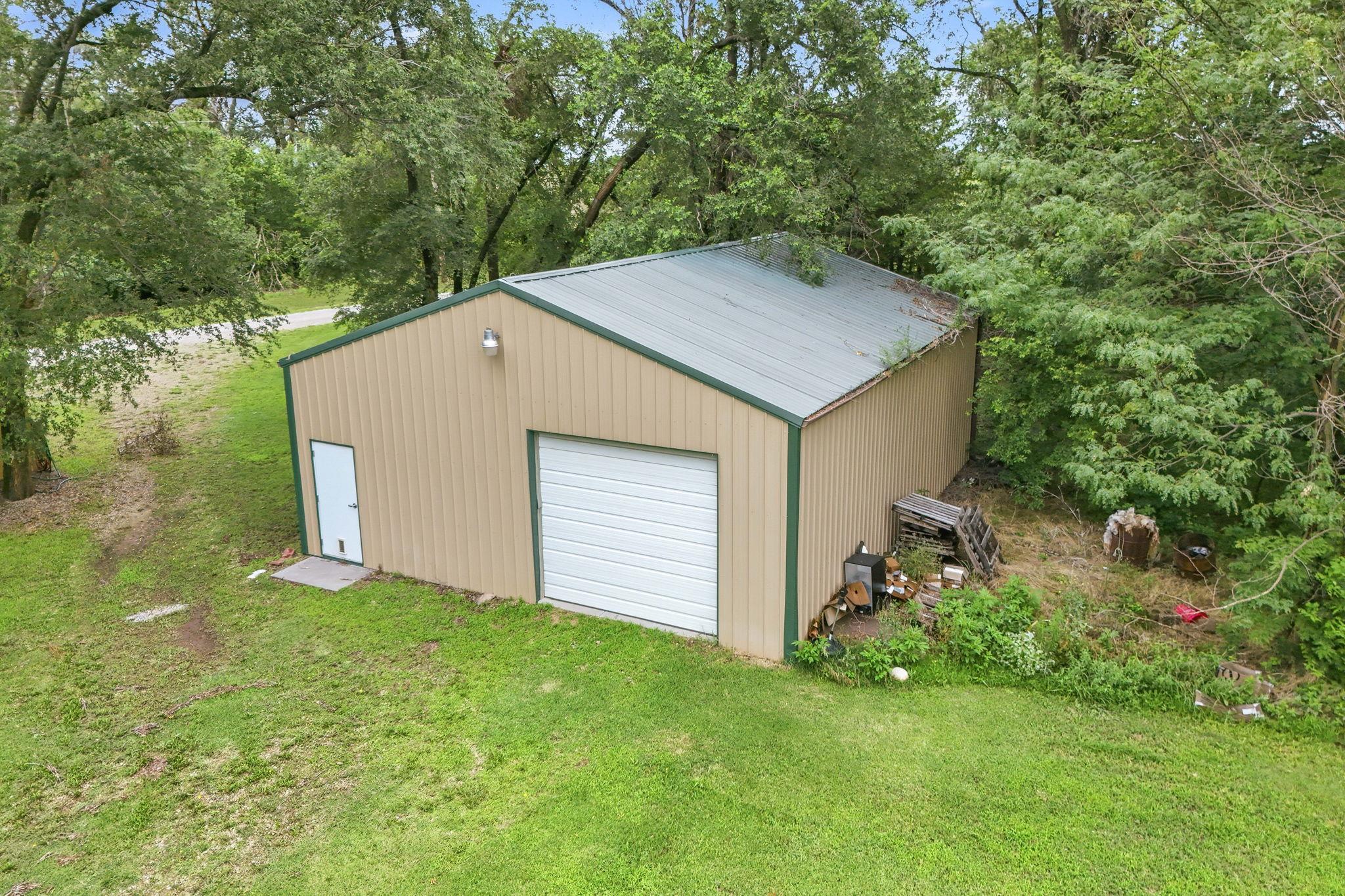 962 W 120th Ave N, Conway Springs, KS 67031-8046