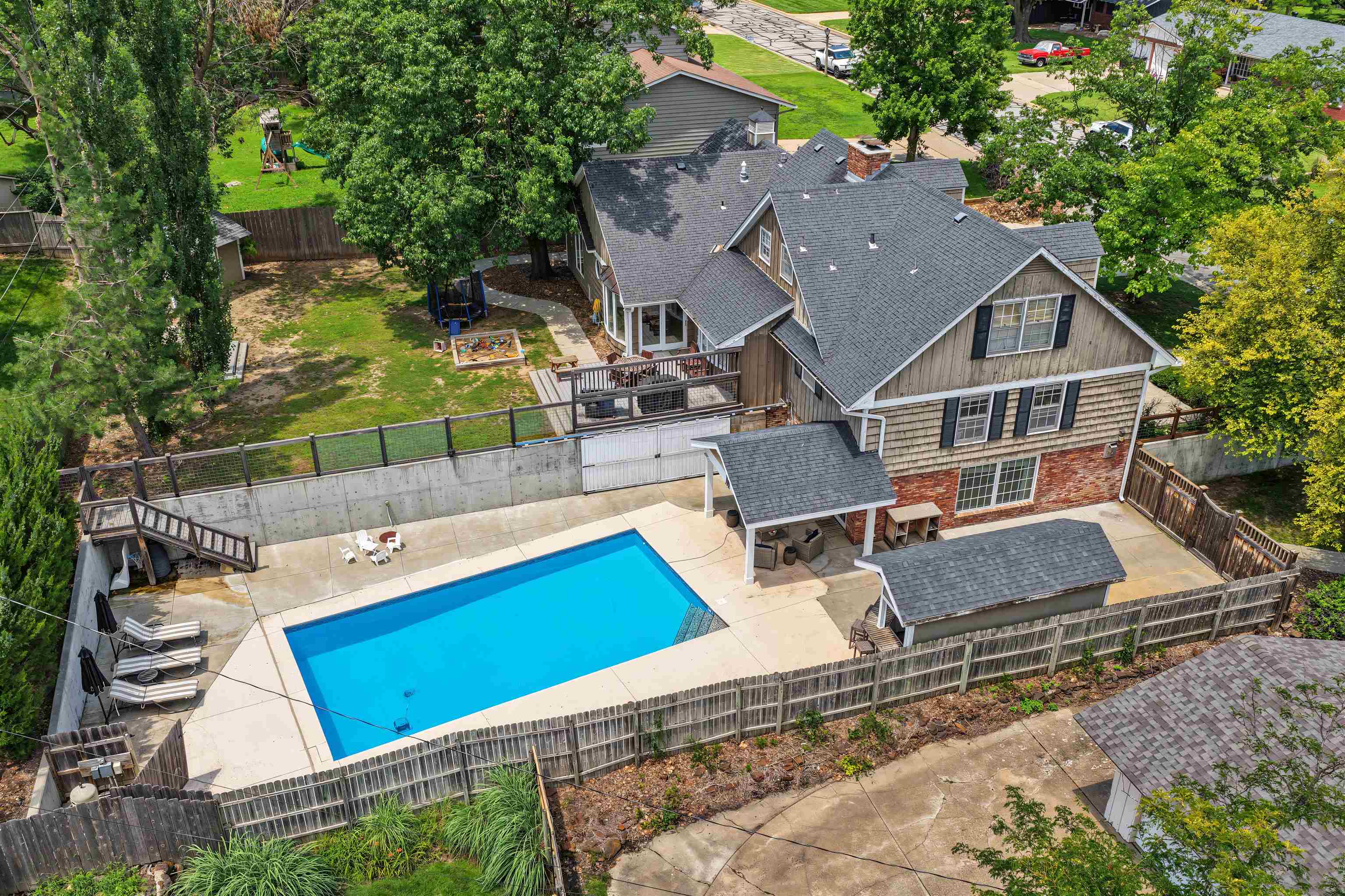 2226 Melrose Ln, Salina, KS 67401