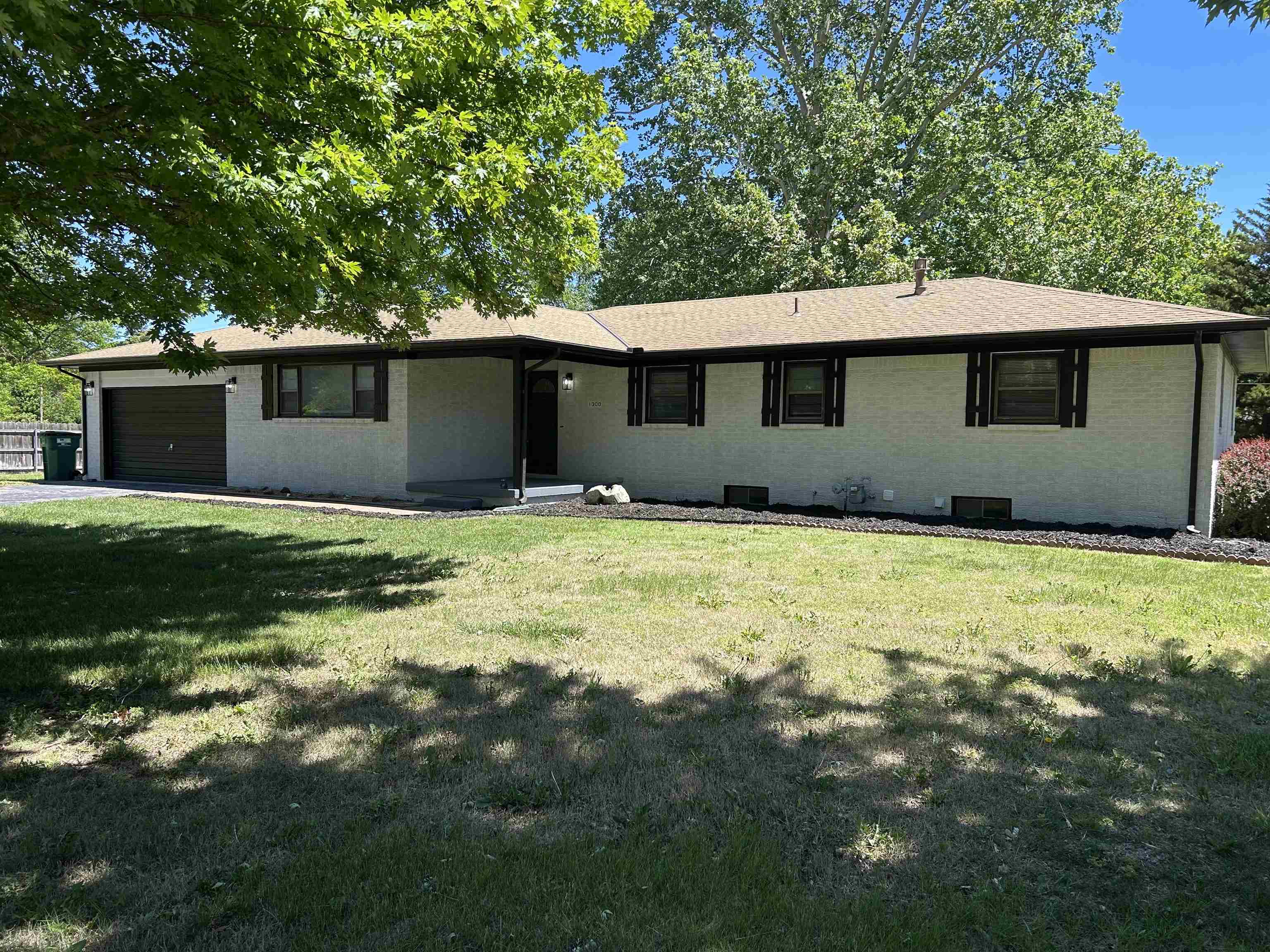 1300 S Fieldcrest, Wichita, KS 67209