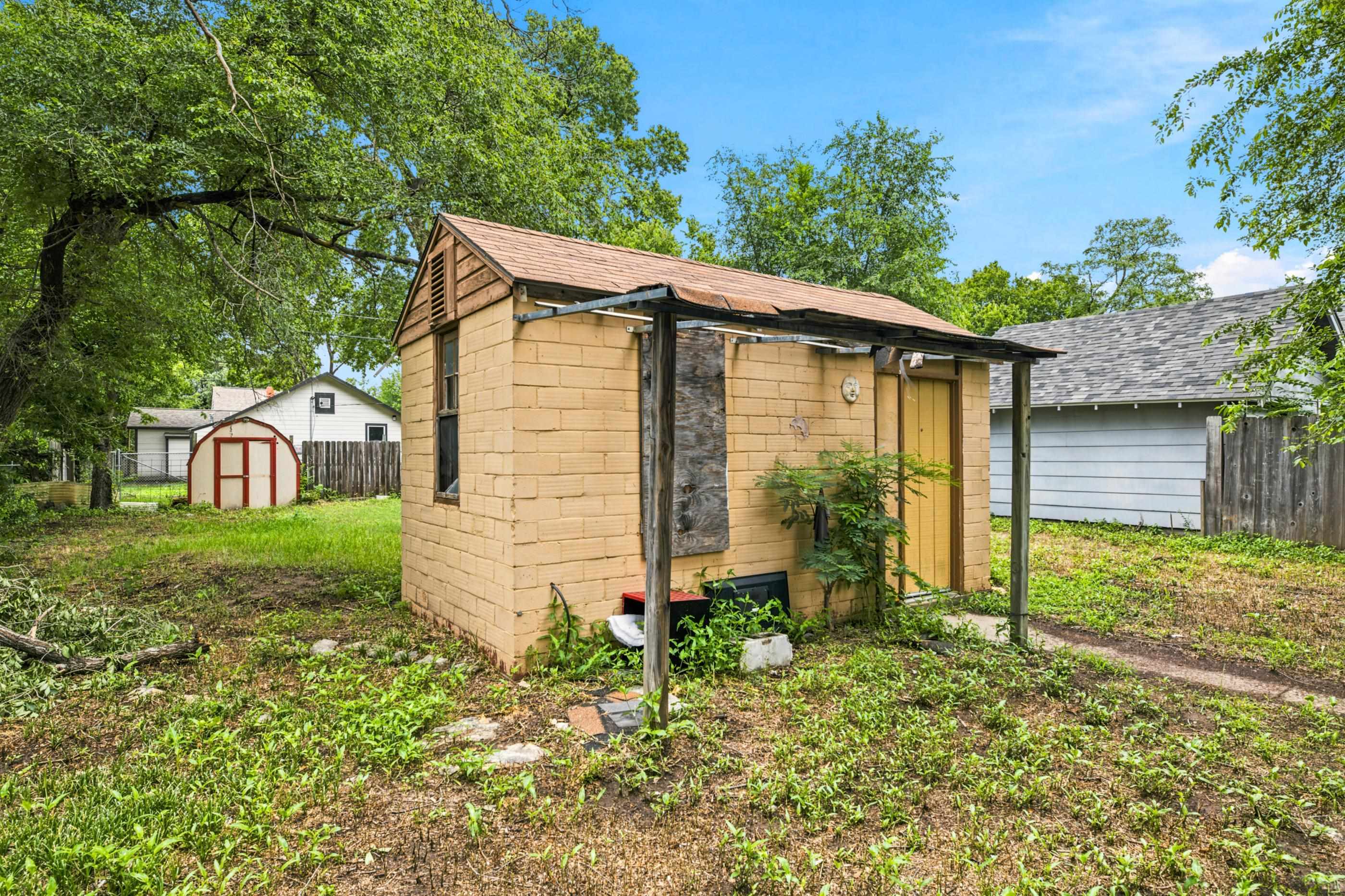 828 W Irving Ave, Wichita, KS 67213