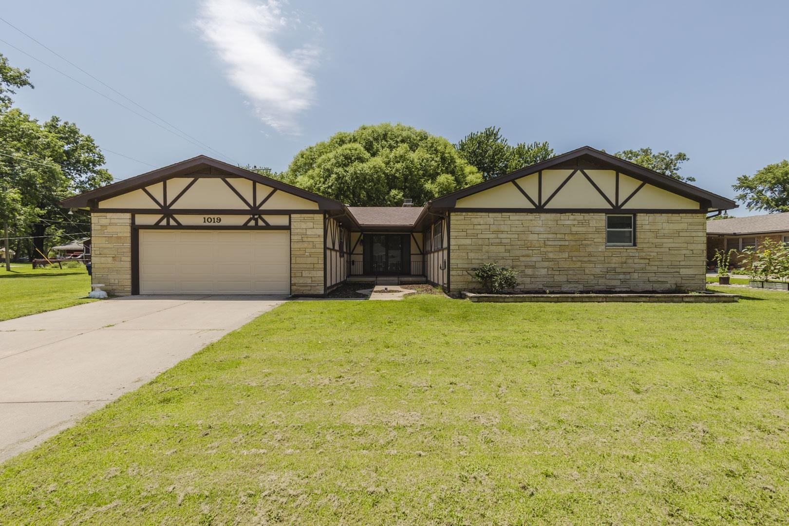 1019 N Chipper, Wichita, KS 67212