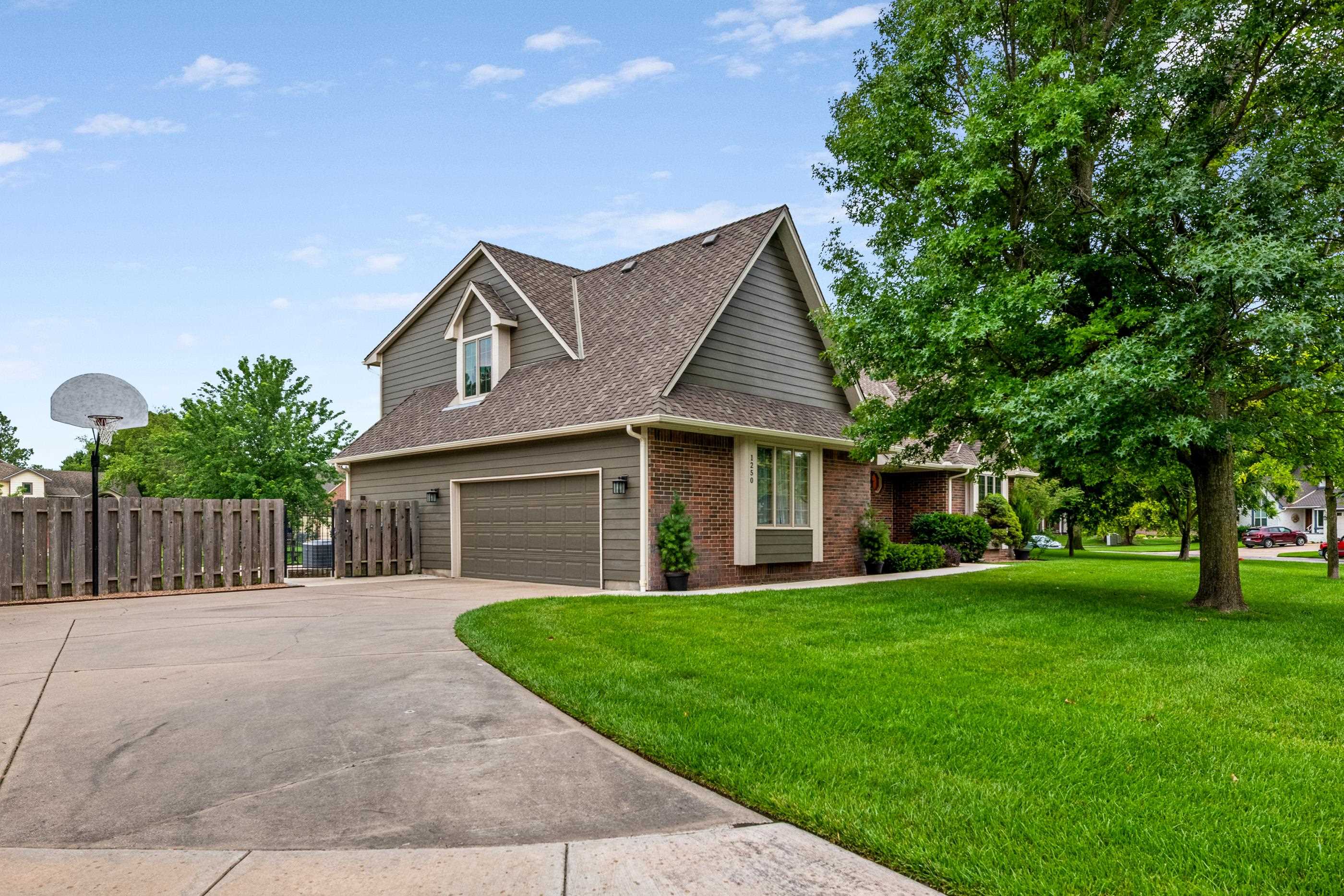 1250 N Pine Grove Ct, Wichita, KS 67212
