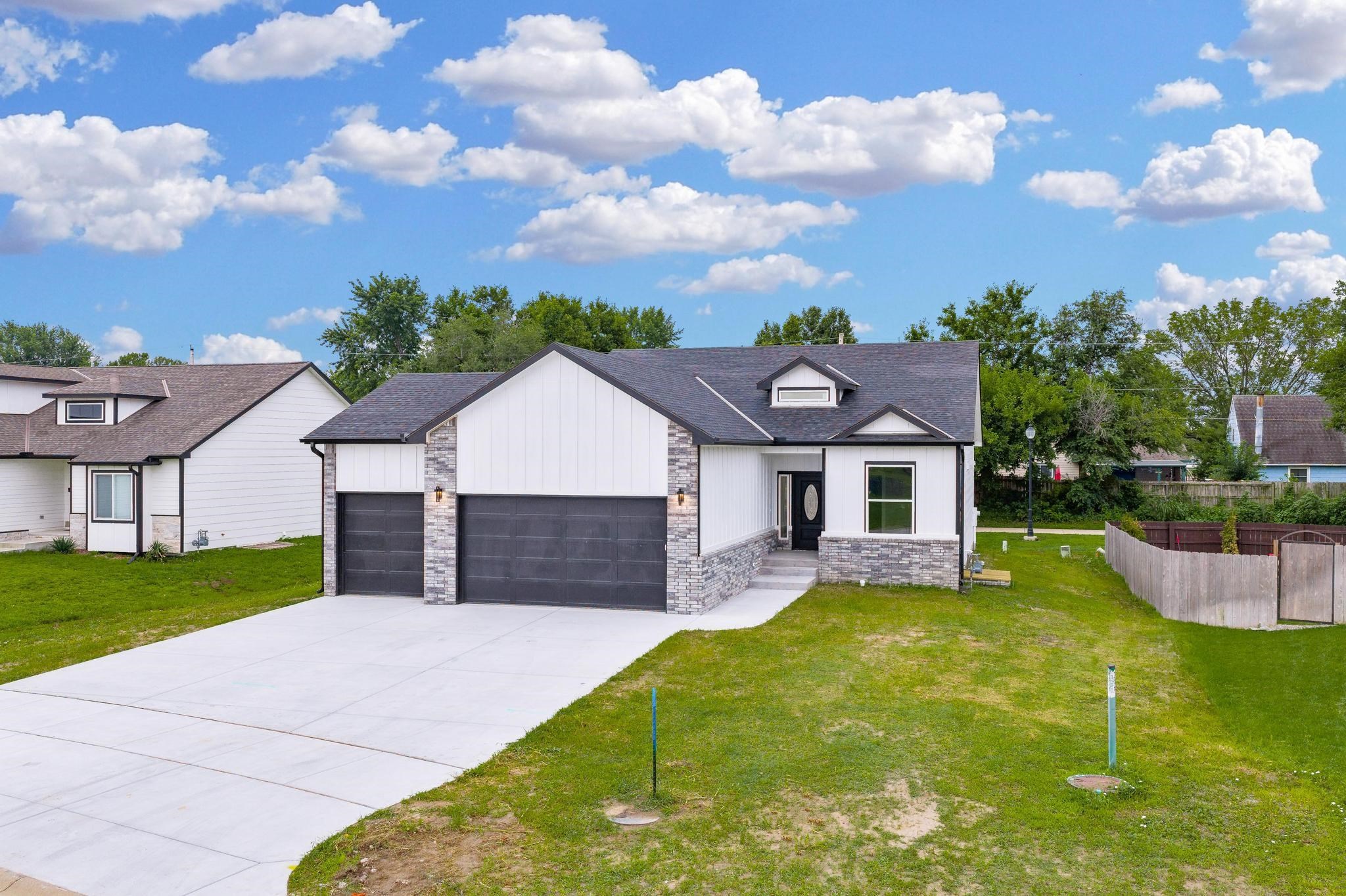 443 E Karla, Haysville, KS 67060