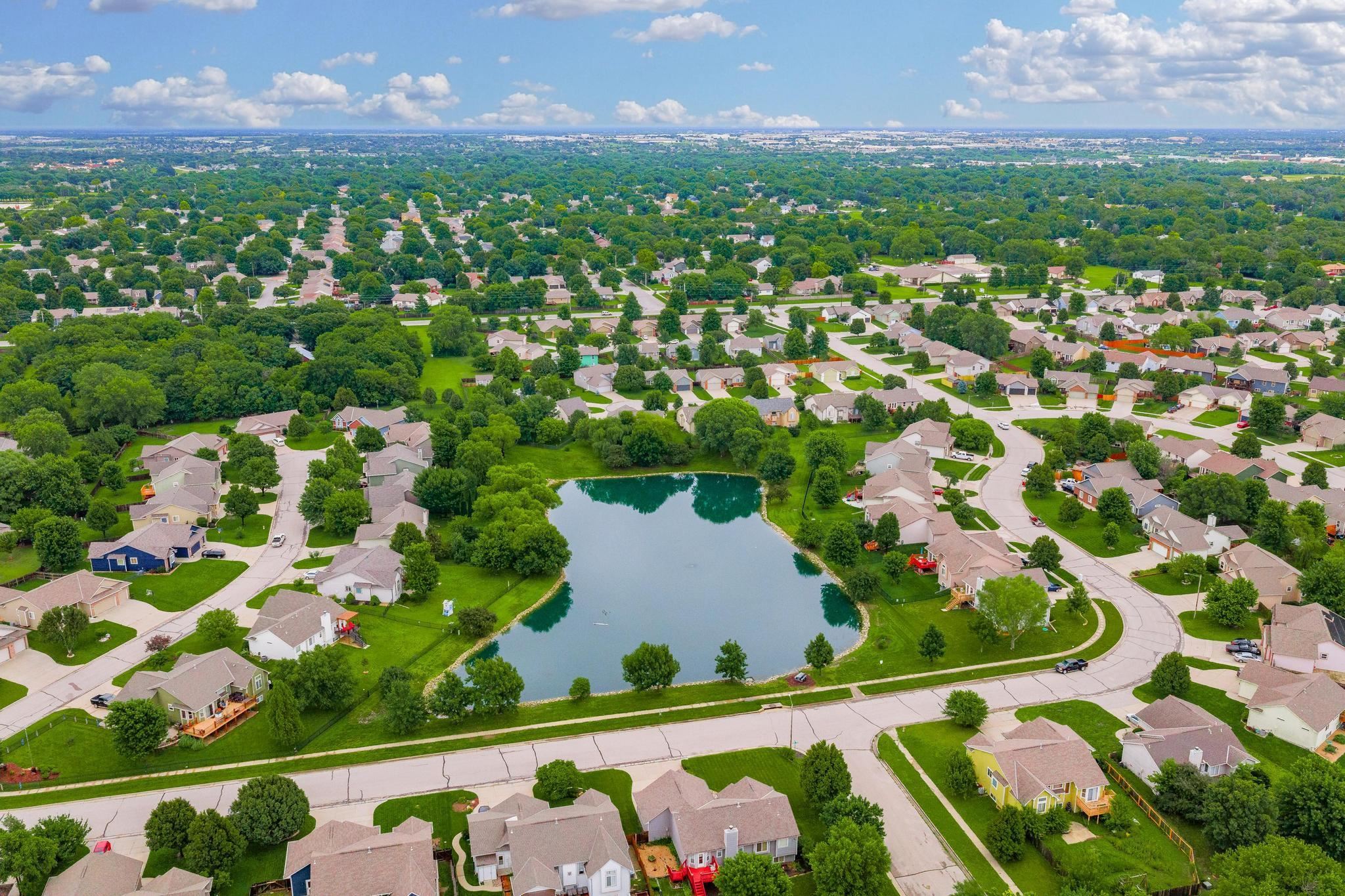4614 E Willow Point Ct, Wichita, KS 67220