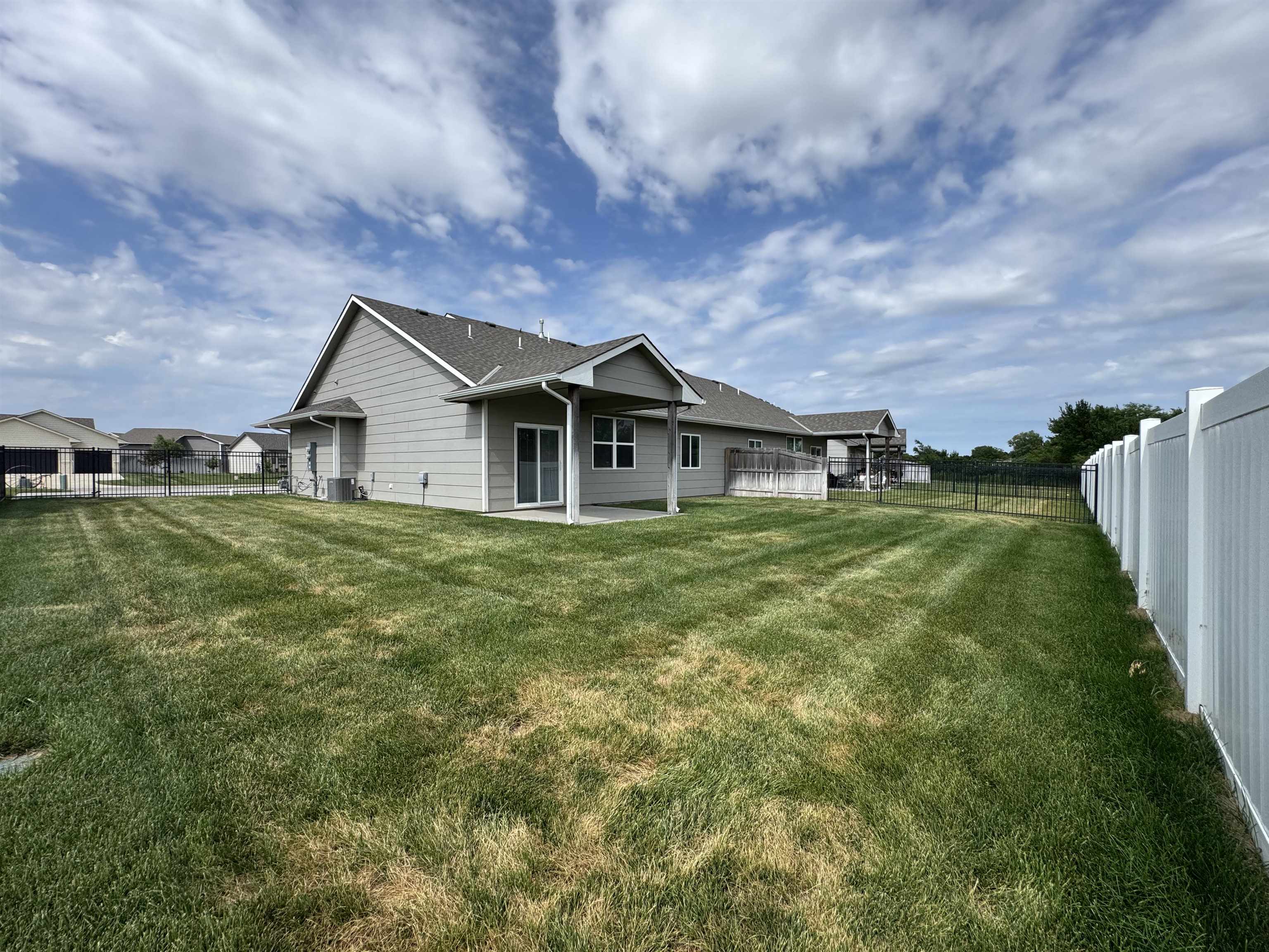 868 N Cloverleaf, Goddard, KS 67052