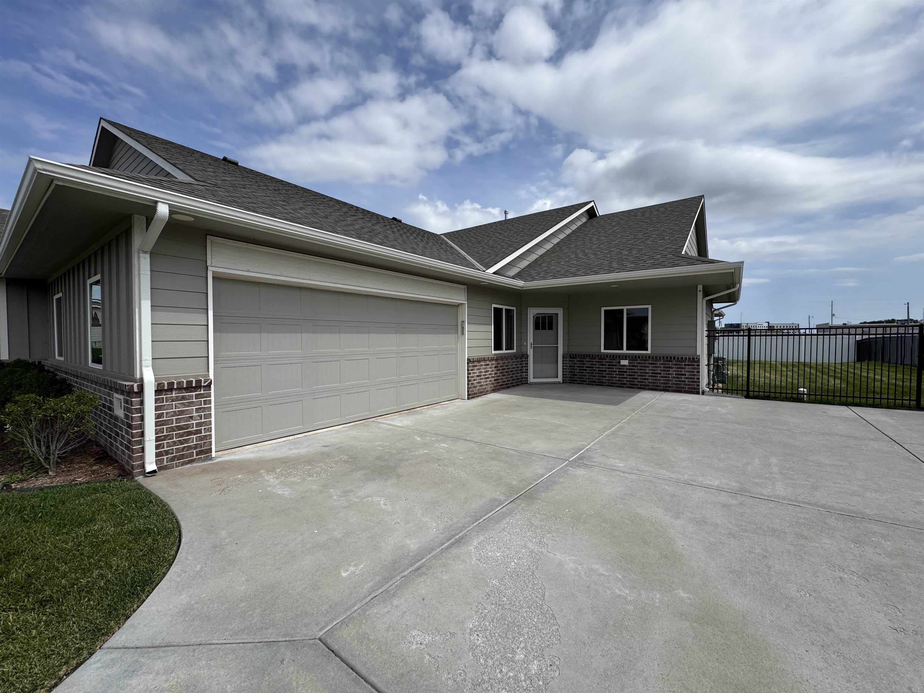 868 N Cloverleaf, Goddard, KS 67052