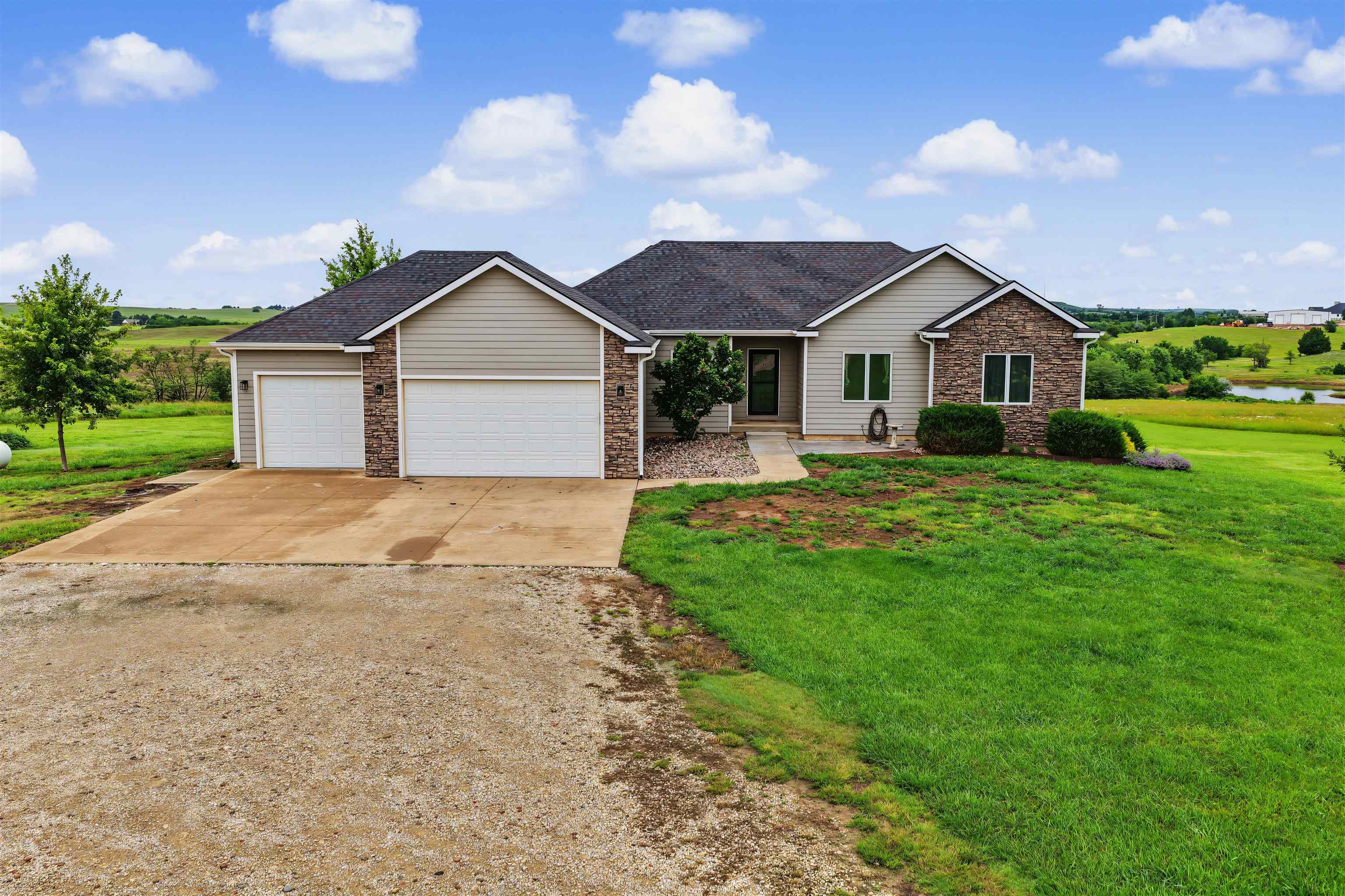 5000 N Streckfus Trl, Salina, KS 67401