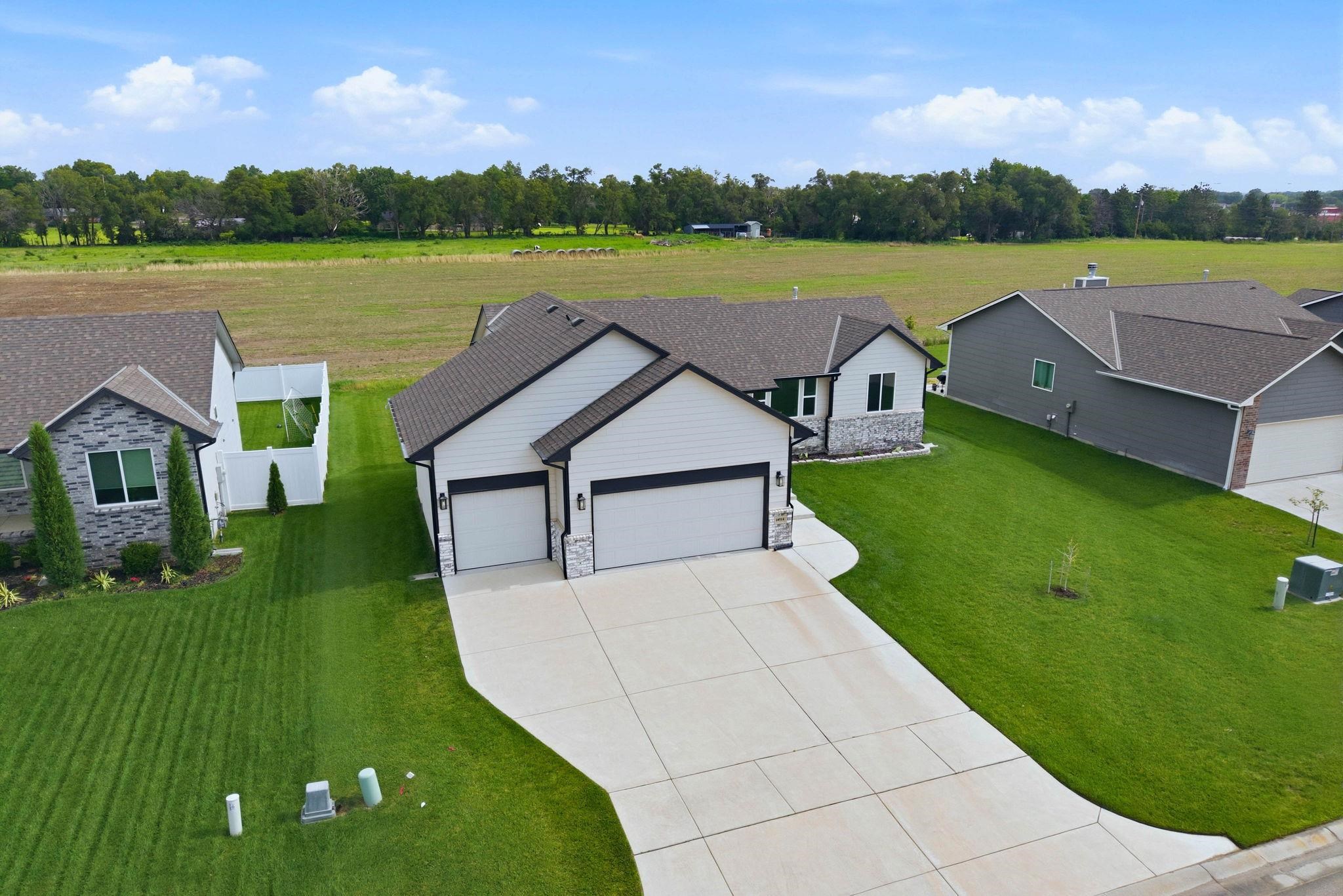 10514 W Wilkinson, Maize, KS 67101