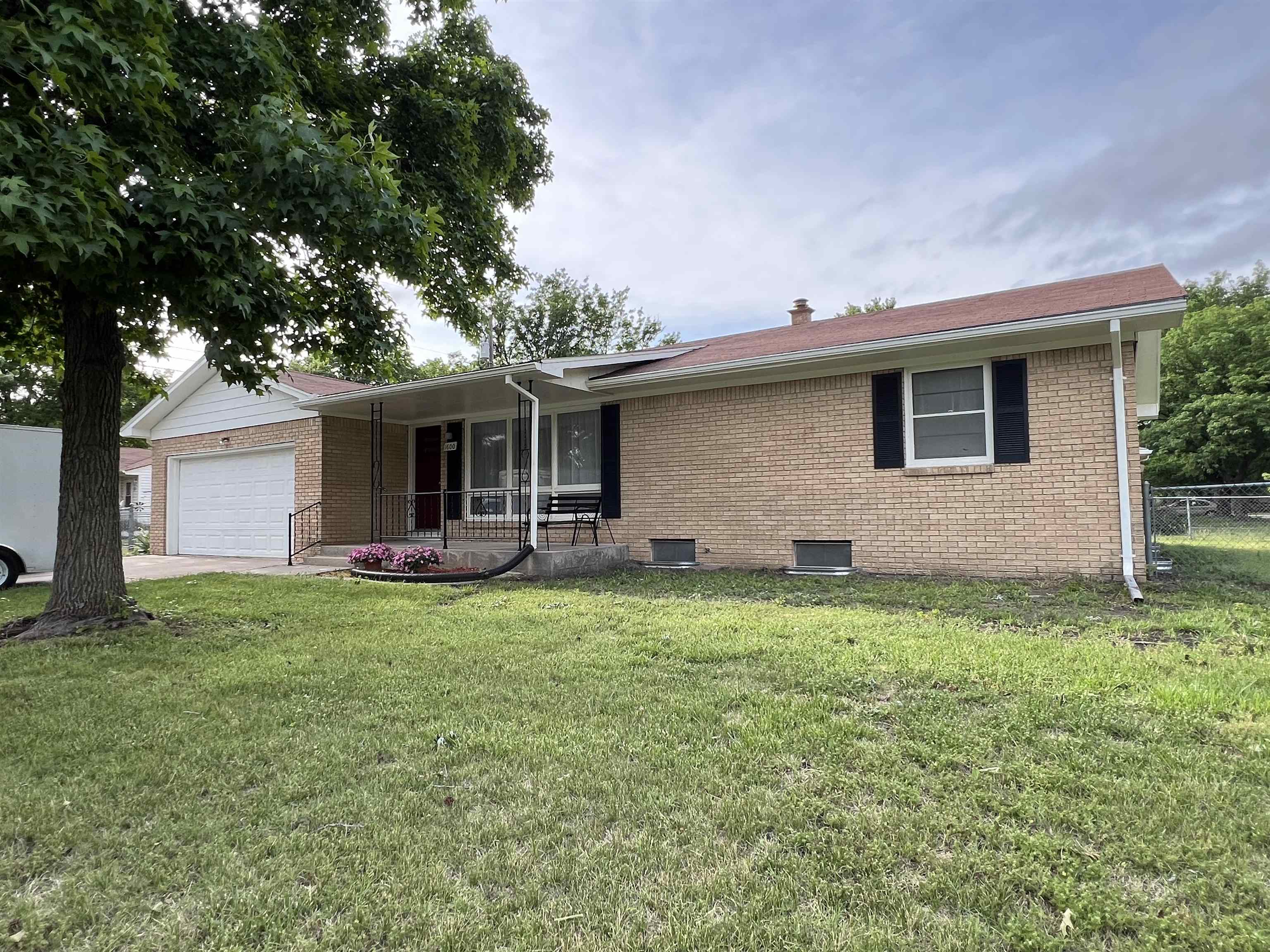1600 W 4th, Newton, KS 67114