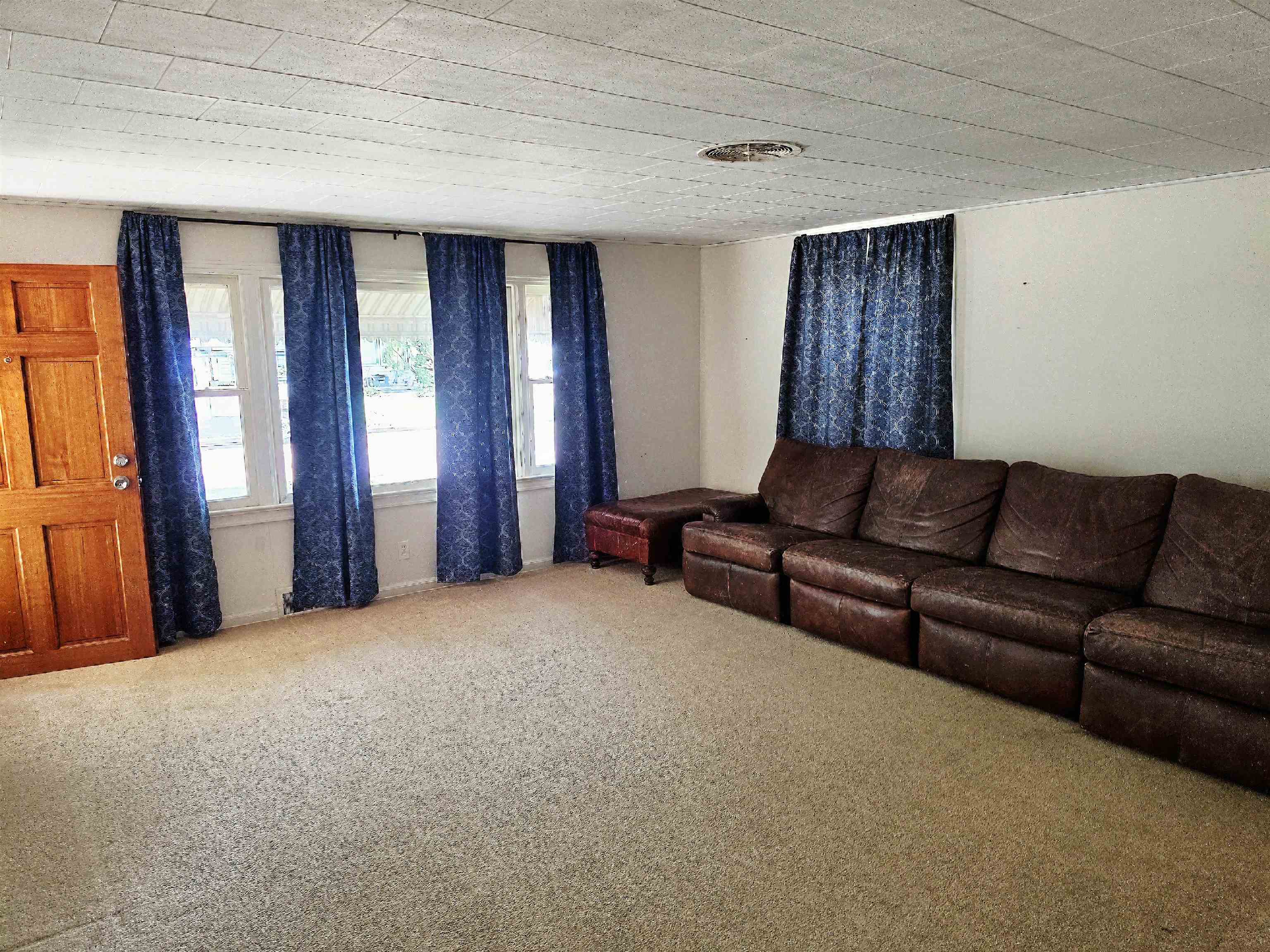 1317 N B, Wellington, KS 67152