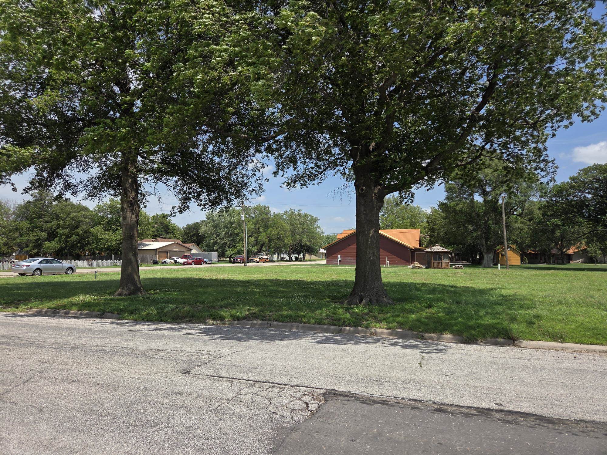 409 W Mcpherson, Canton, KS 67428