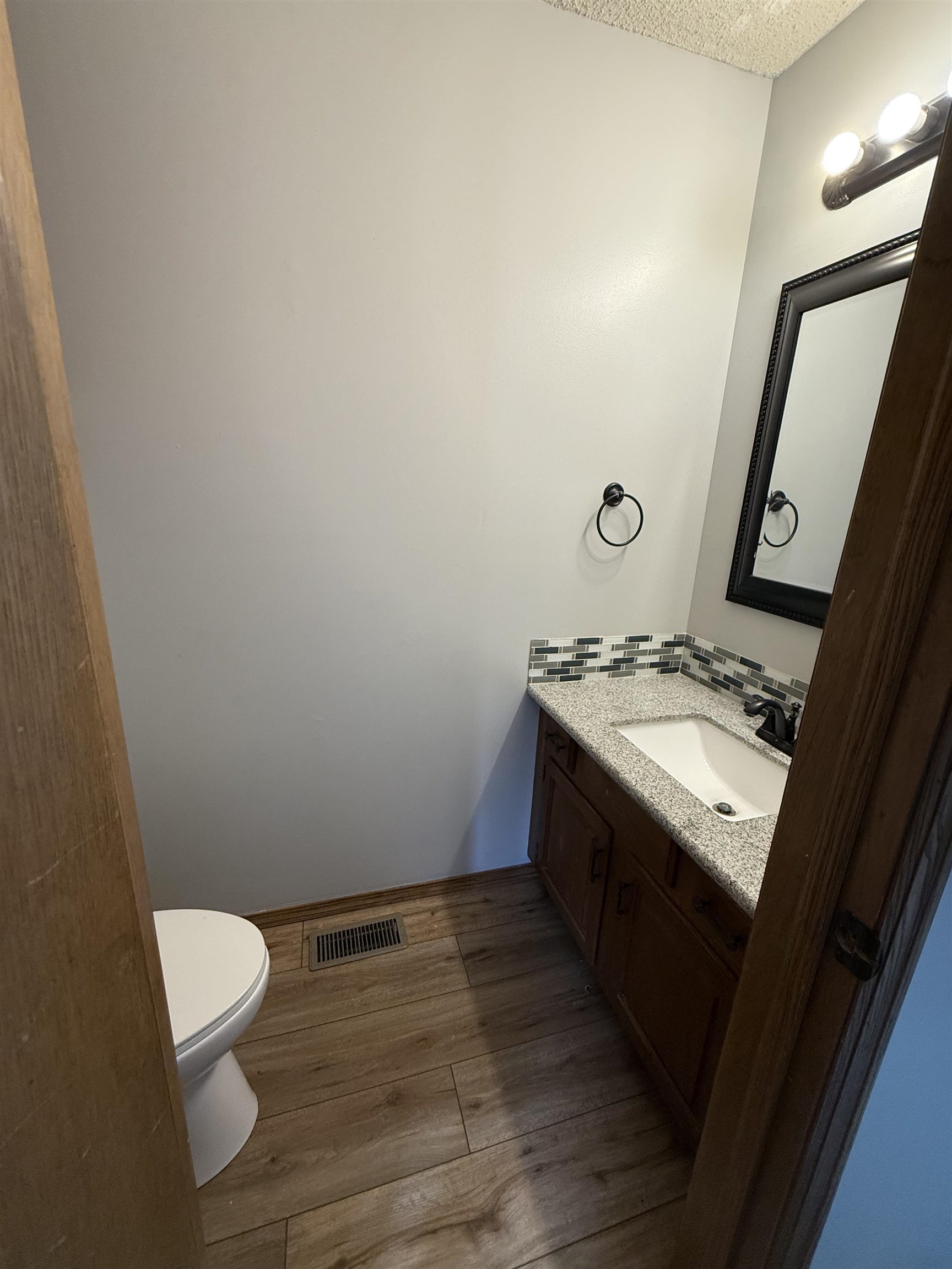 140 - 142 E Wood Ave, Clearwater, KS 67026