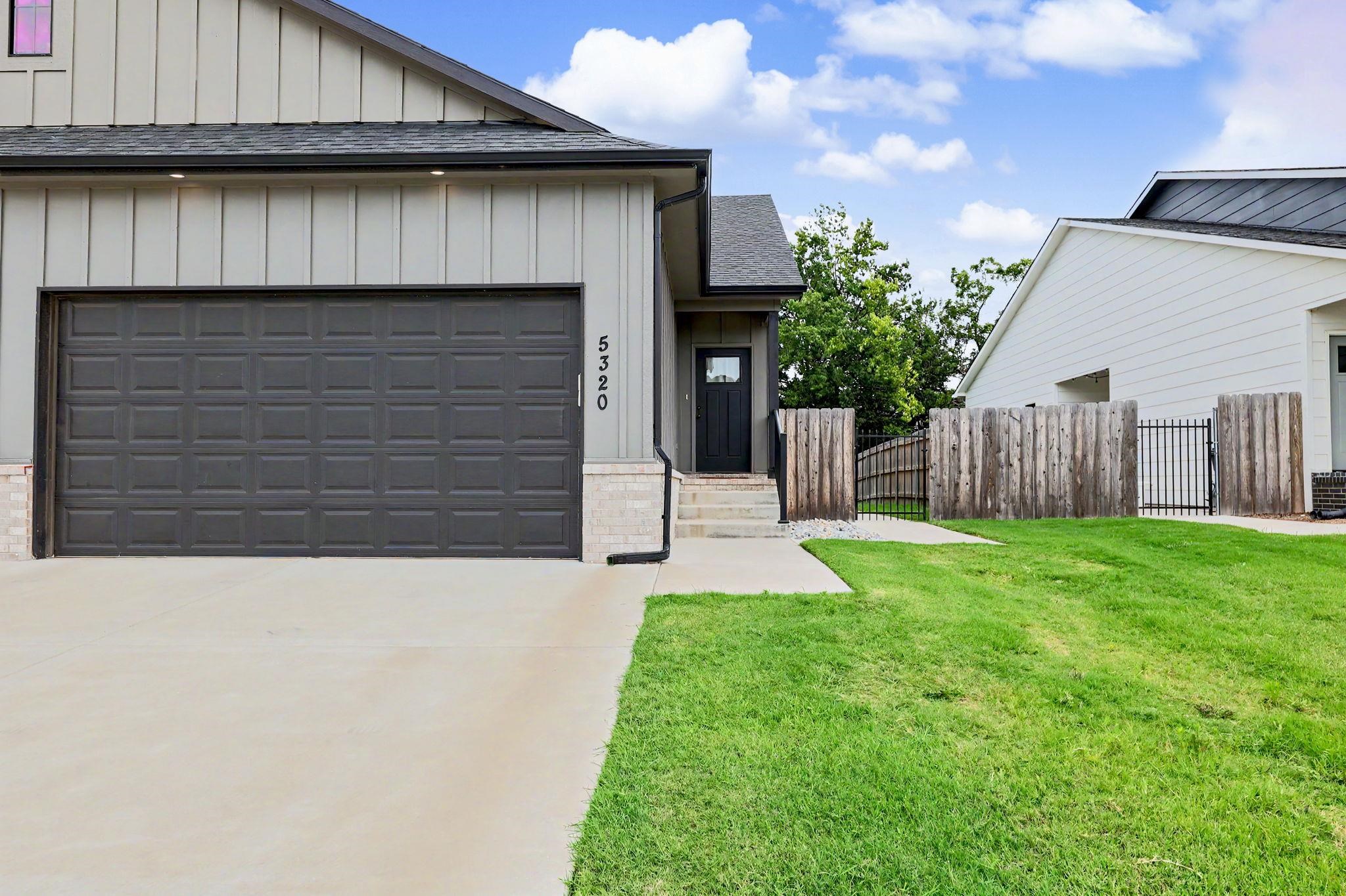 5320 N Pinecrest St, Bel Aire, KS 67220