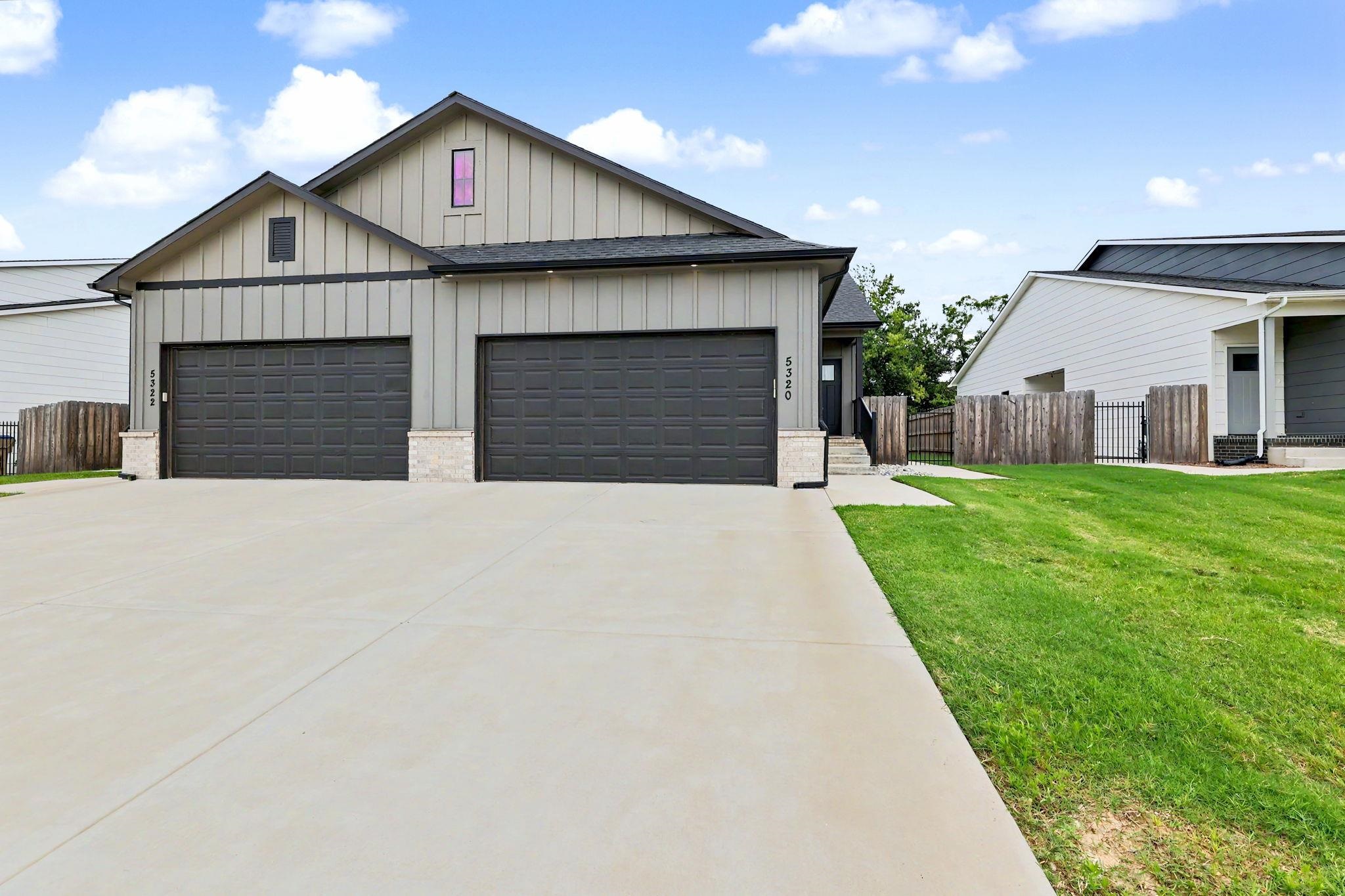5320 N Pinecrest St, Bel Aire, KS 67220