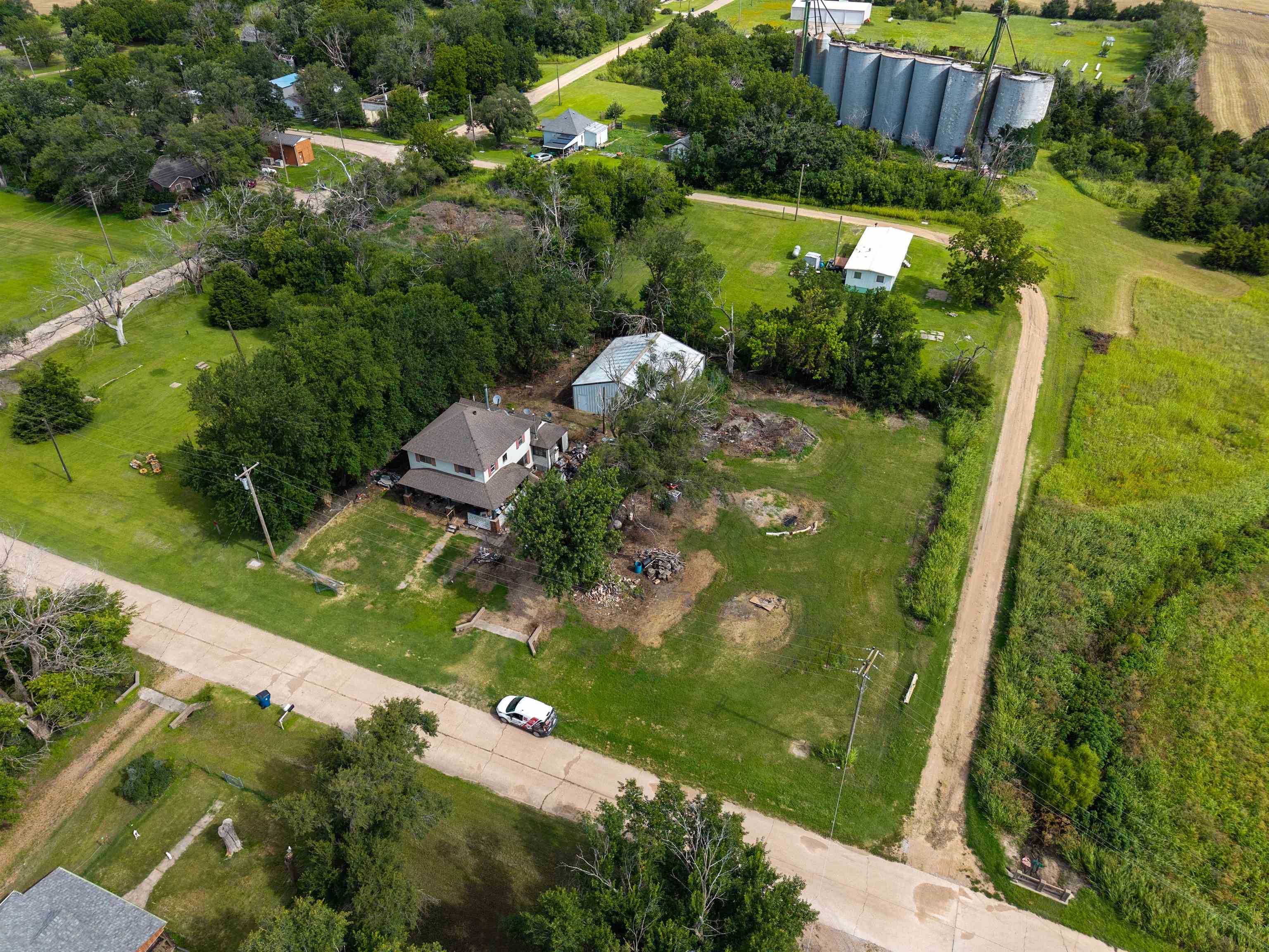 572 E 76th N, Wellington, KS 67152
