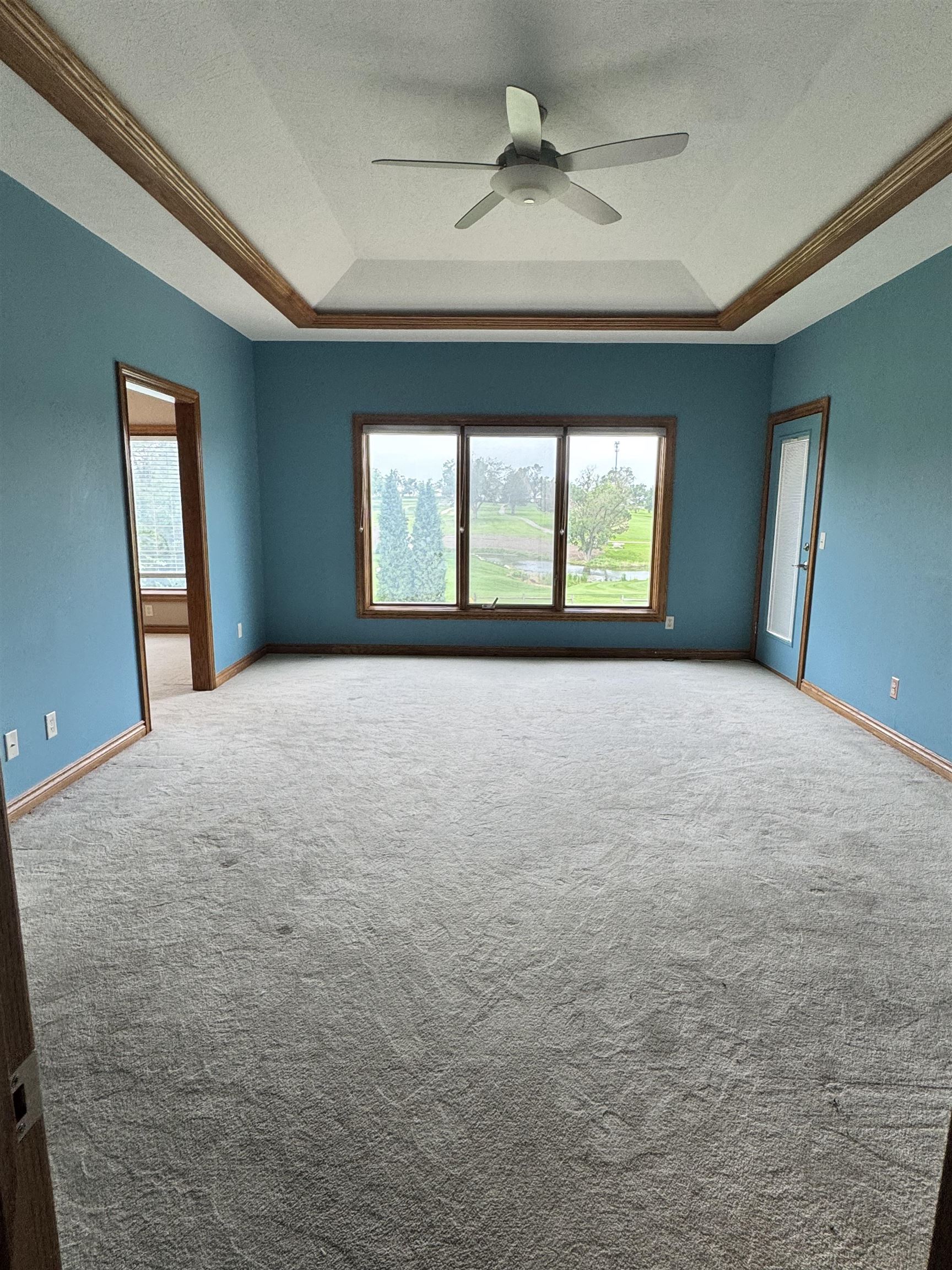 2204 Pinecrest Cir, Salina, KS 67401