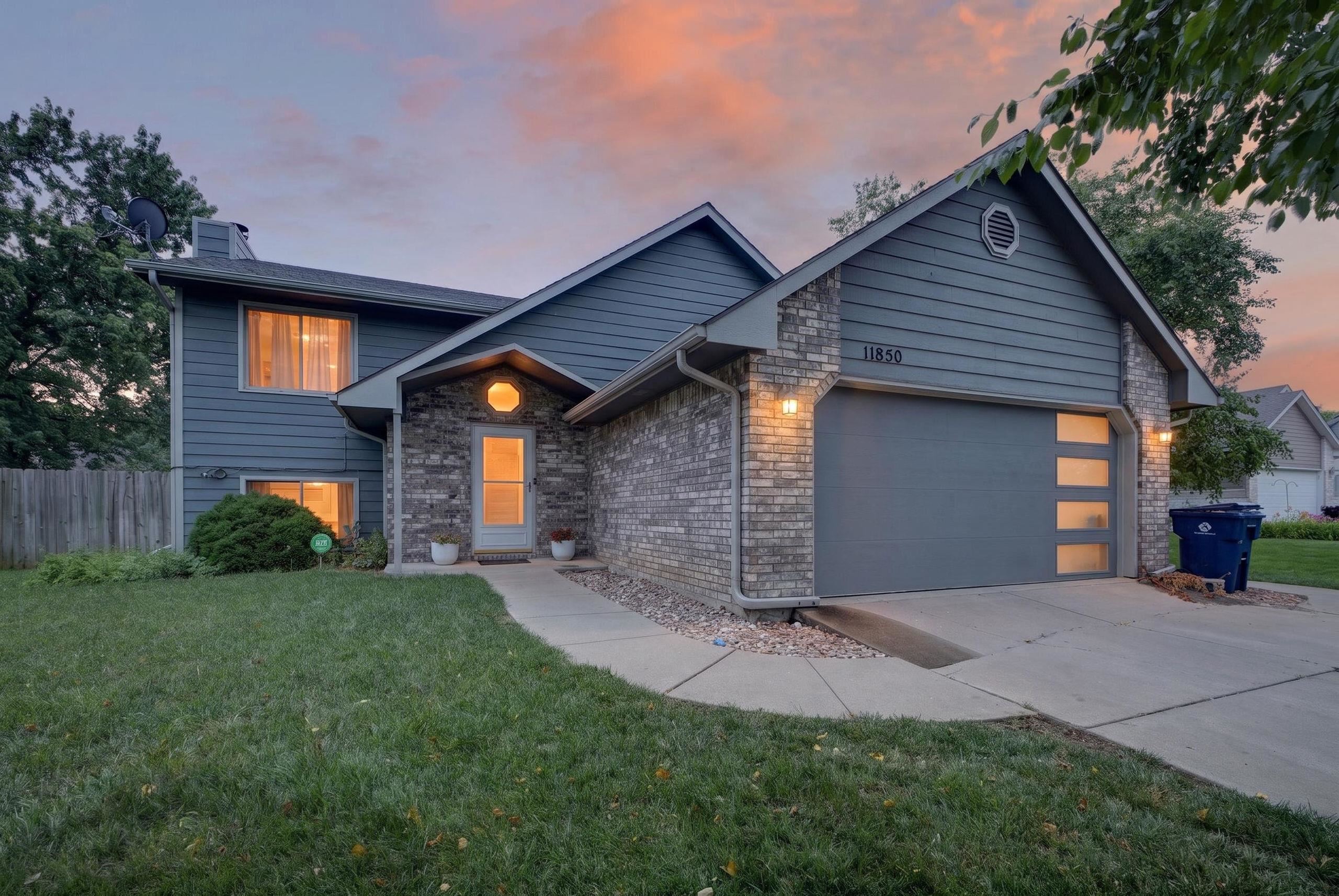 11850 W Neville Ct, Wichita, KS 67205