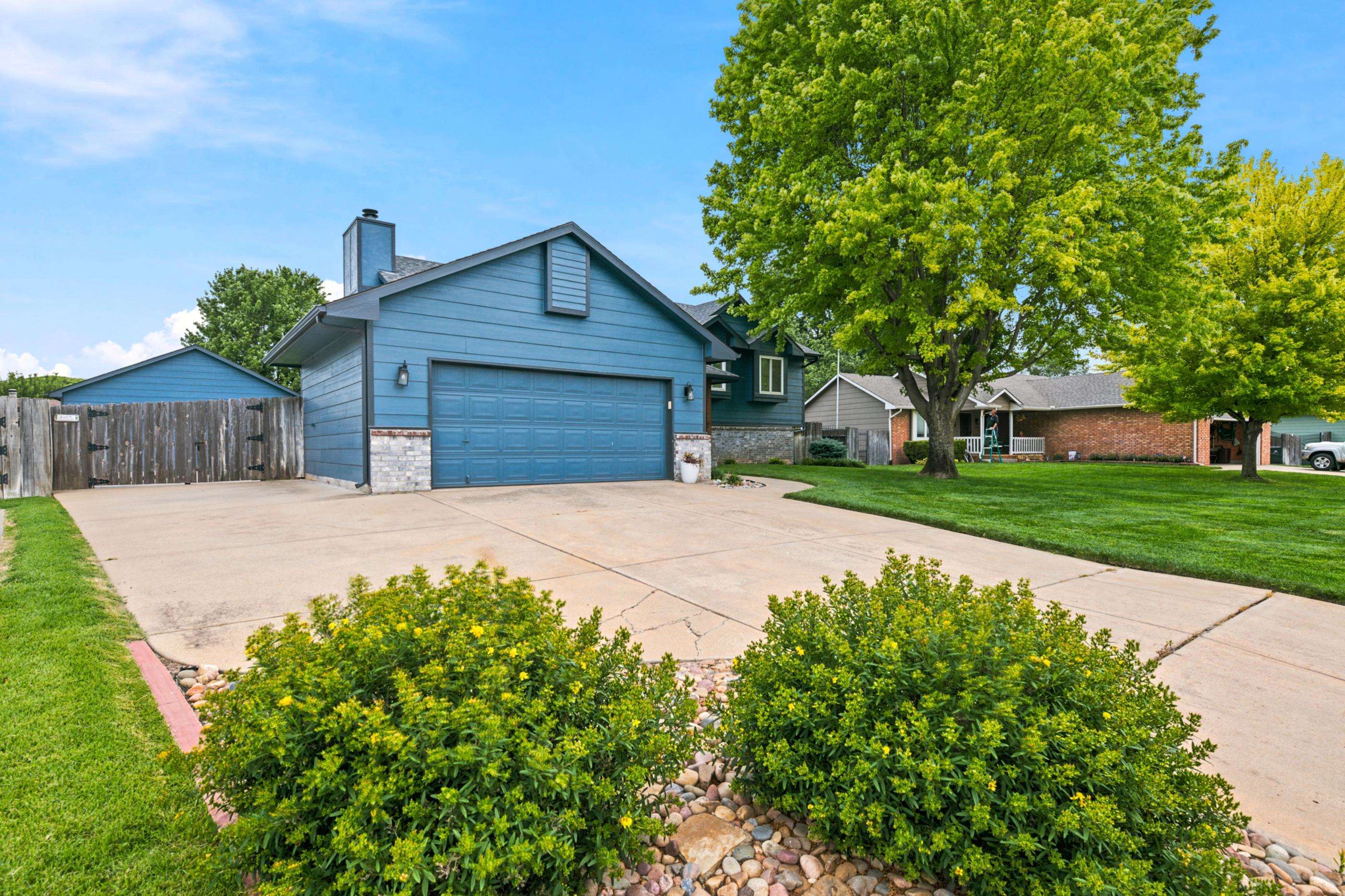 1308 W Loring, Haysville, KS 67060