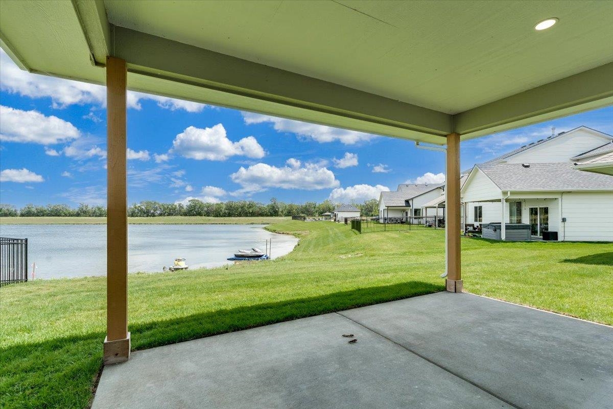 5570 Wandering Way, Maize, KS 67101