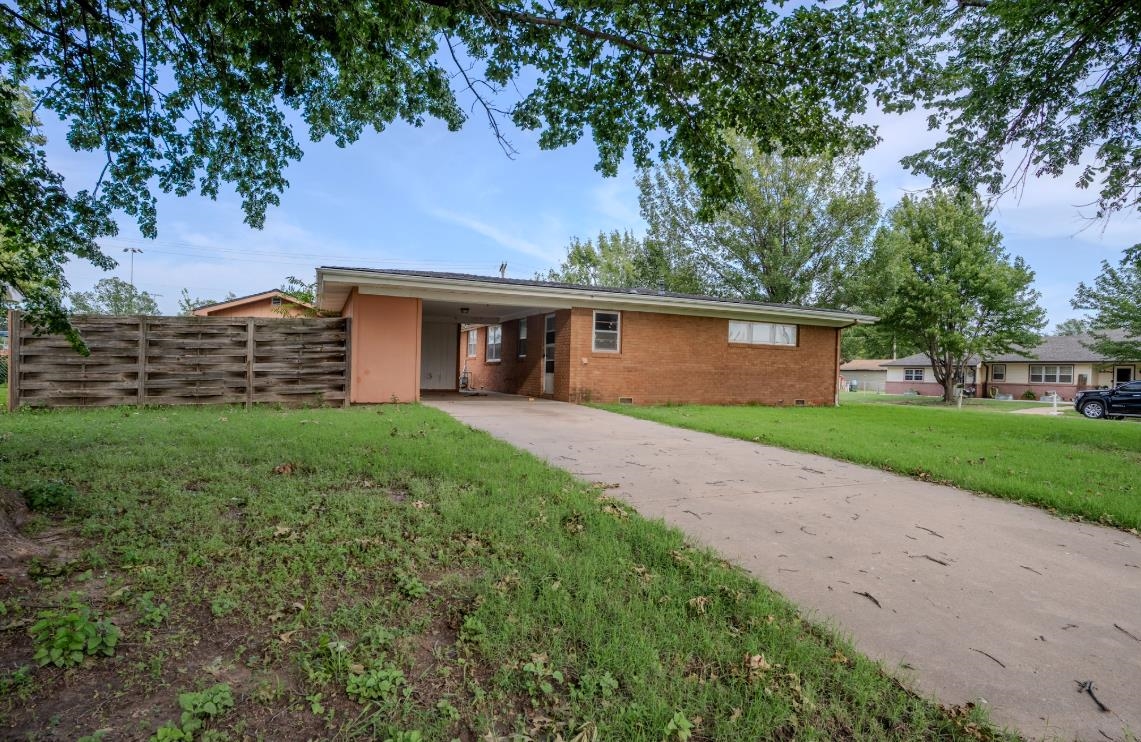 320 W College Ave, Harper, KS 67058