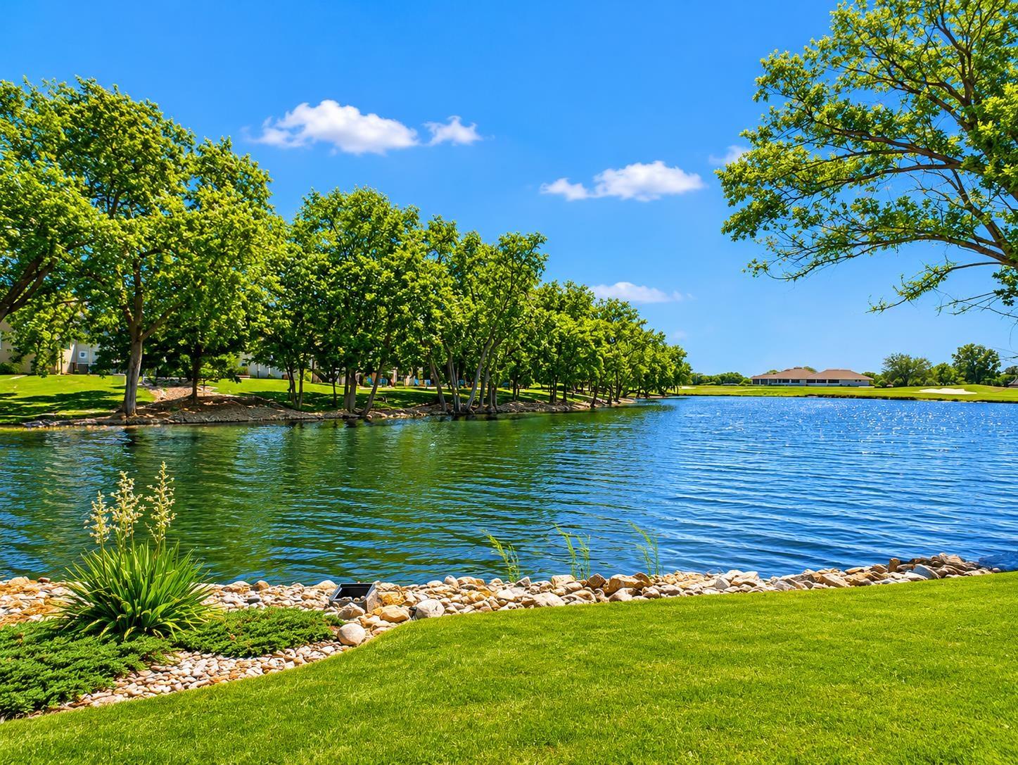 8253 E Oxford Ct, Wichita, KS 67226