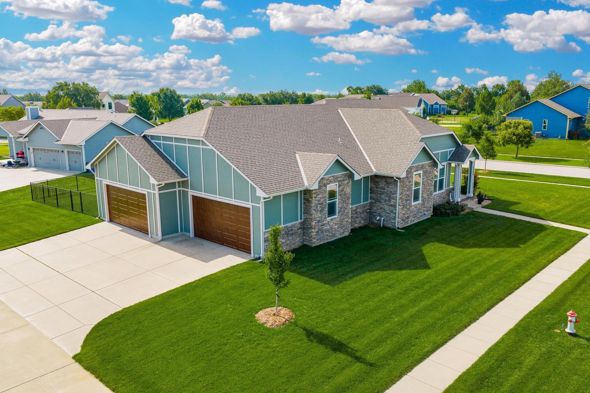 5104 N Colonial Ave, Bel Aire, KS 67226