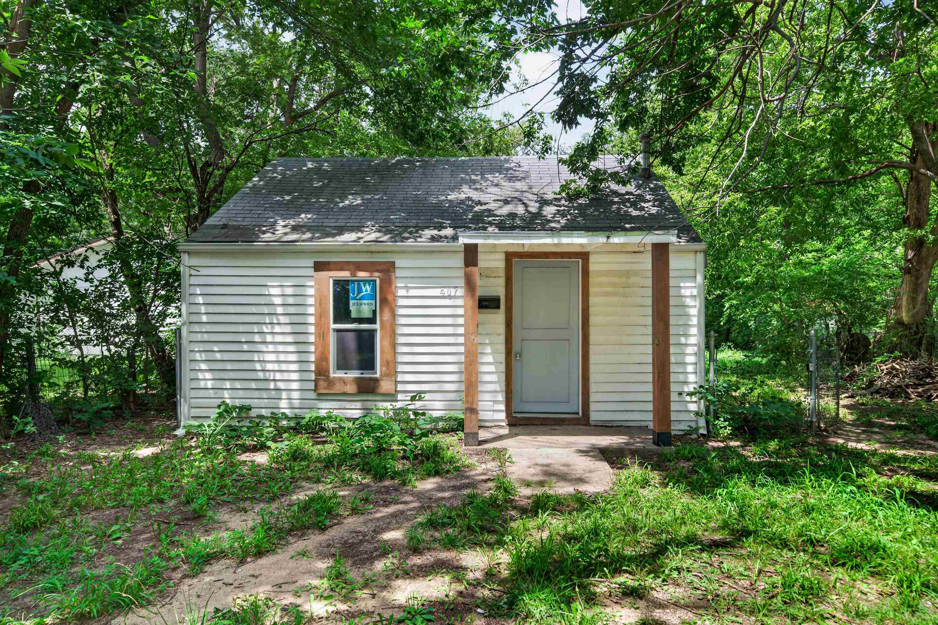 407 N Gordon, Wichita, KS 67203
