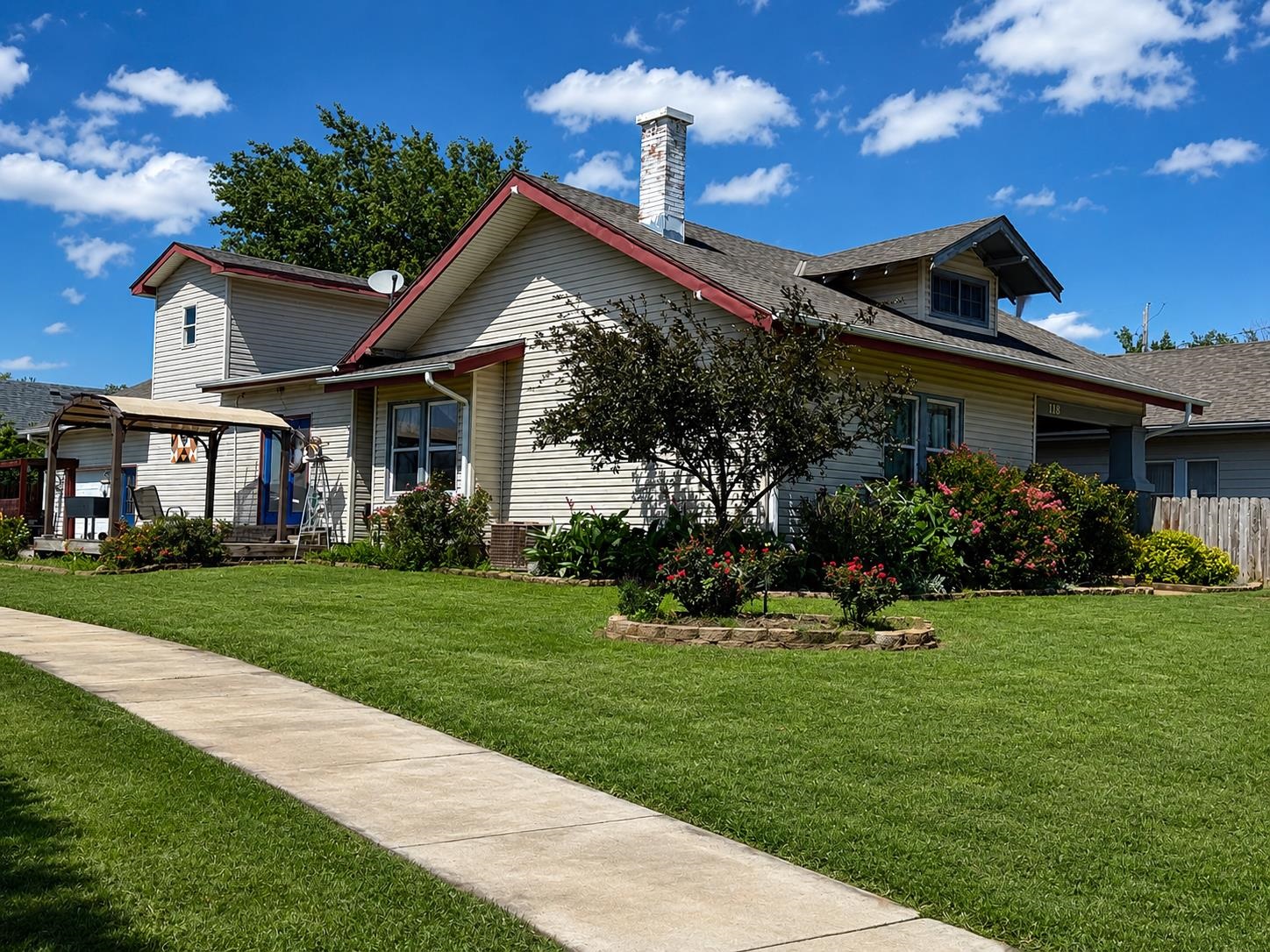 118 W 1st Ave, Caldwell, KS 67022