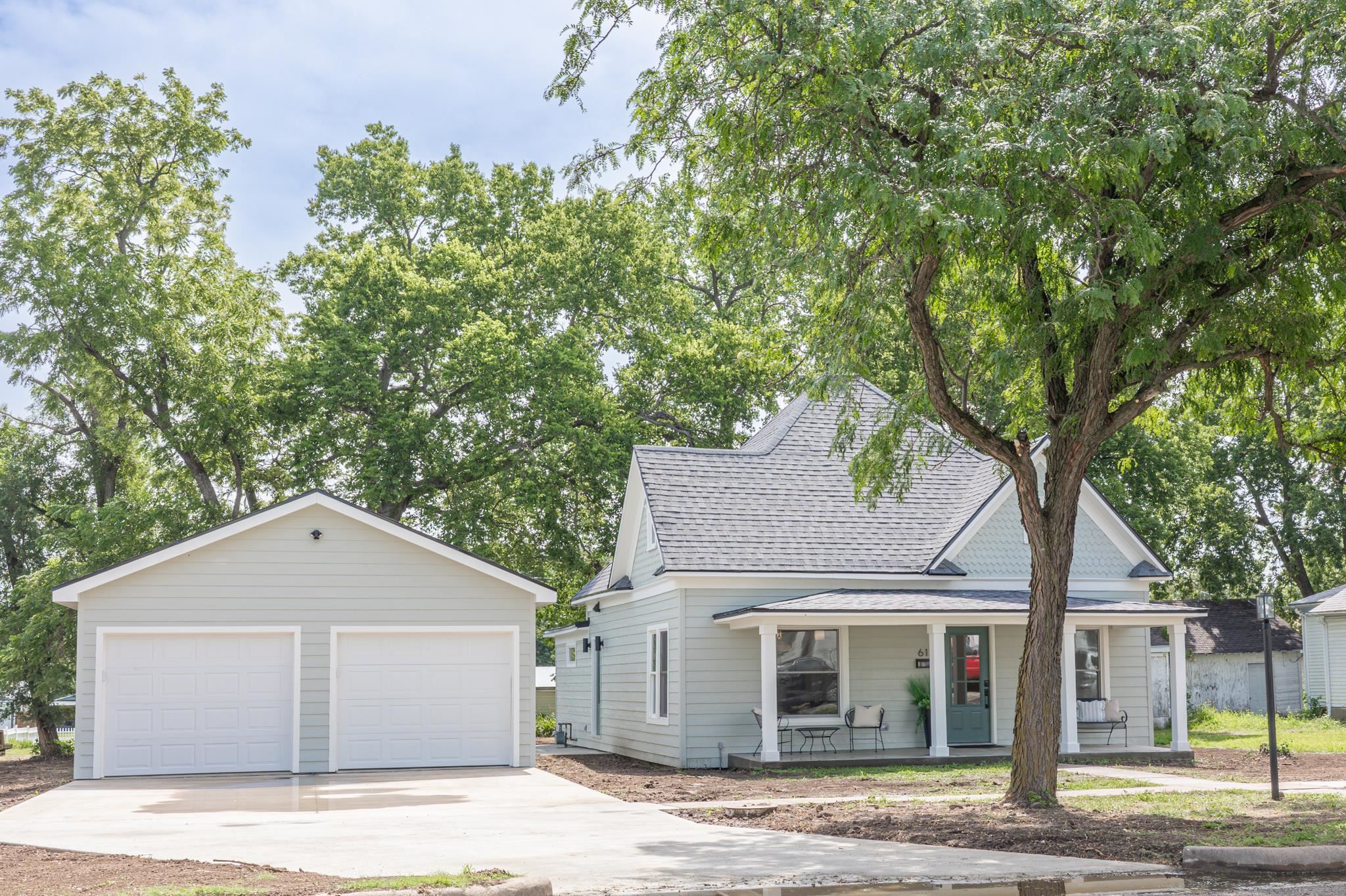 612 Delia Ave, Minneapolis, KS 67467