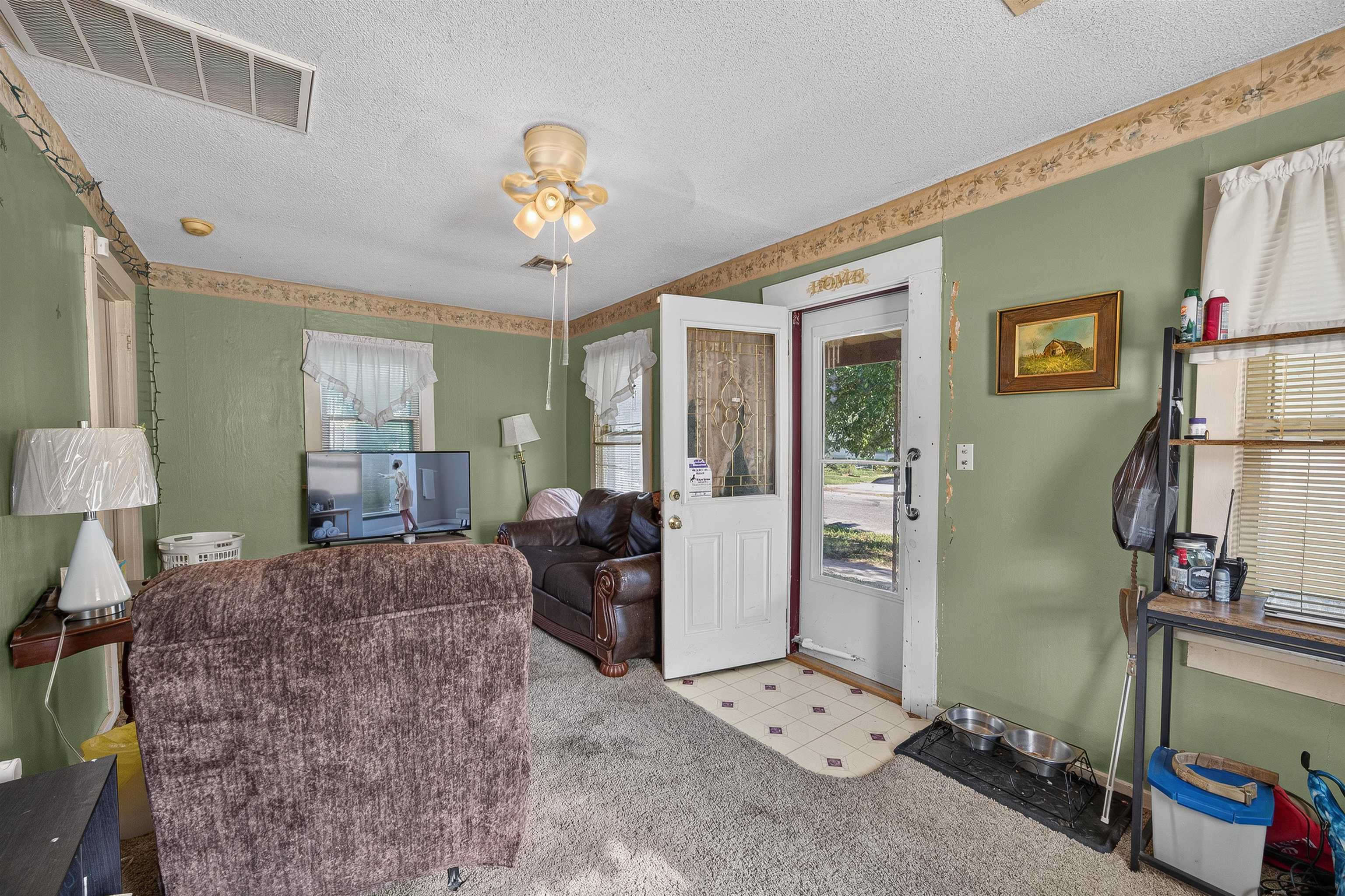 215 W Osie St, Wichita, KS 67213