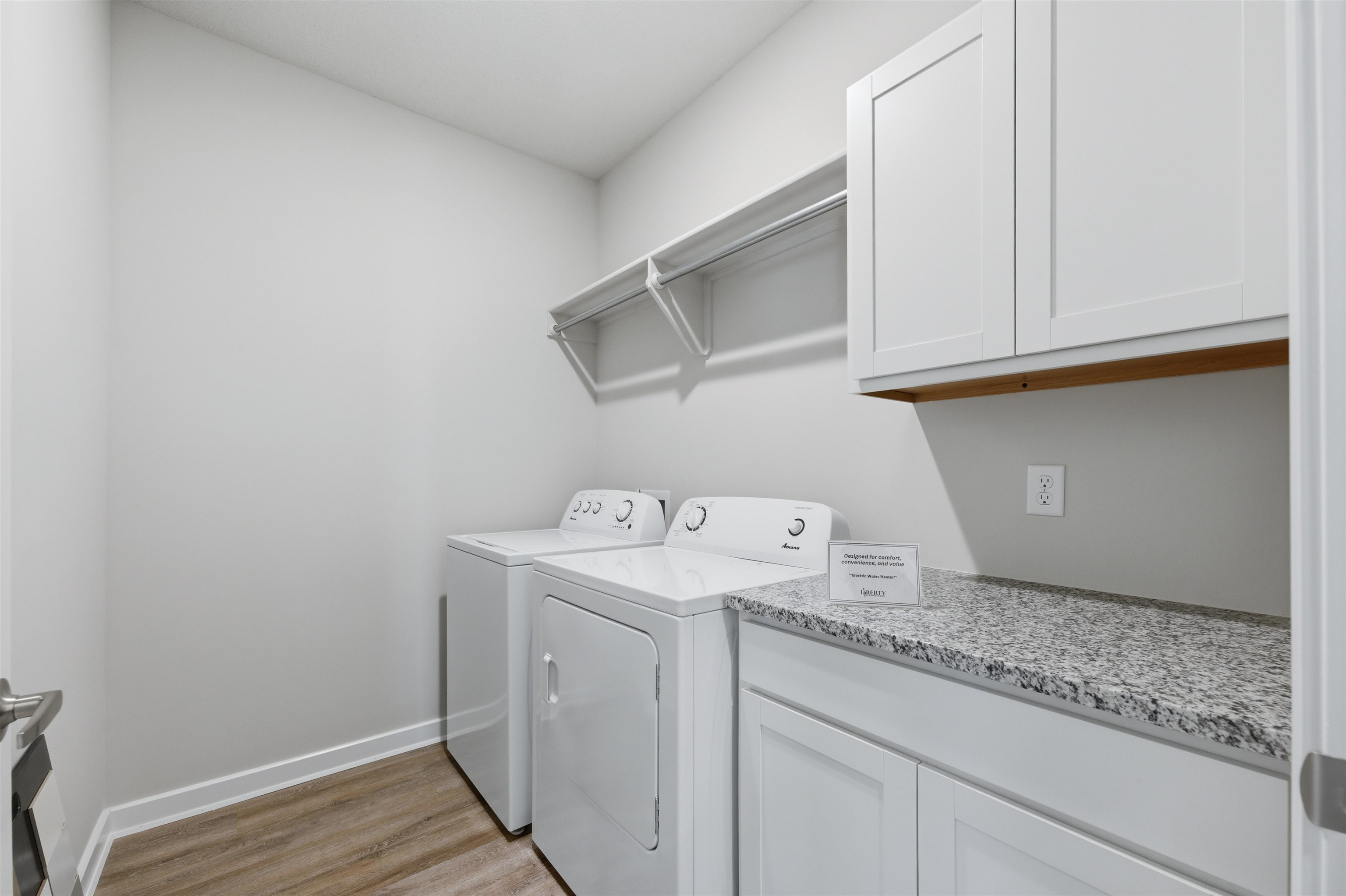 1607 N Emerald Dr, Mulvane, KS 67110